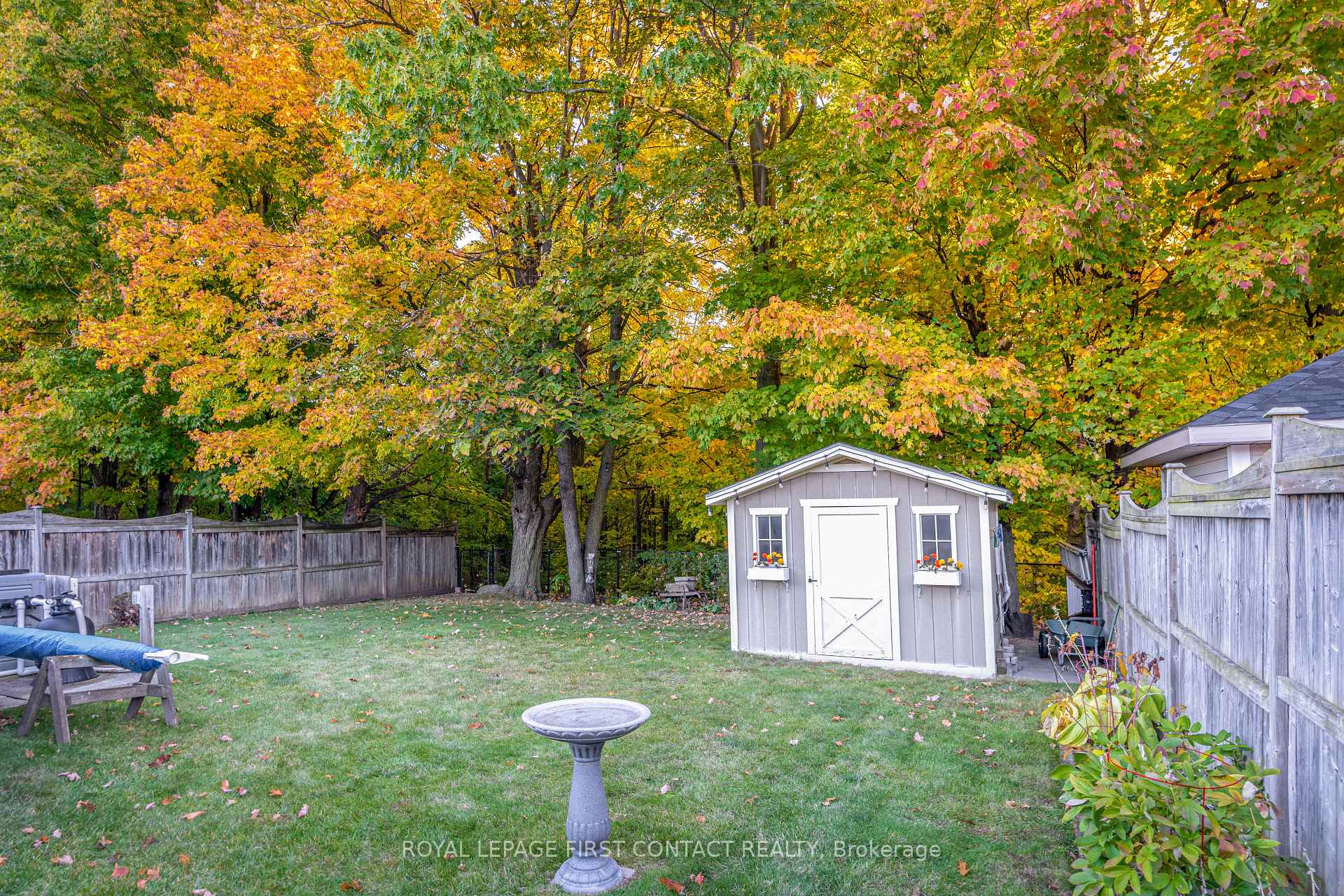 Photo 22 of 112 Crompton Drive, Barrie, Little Lake — HOMEH