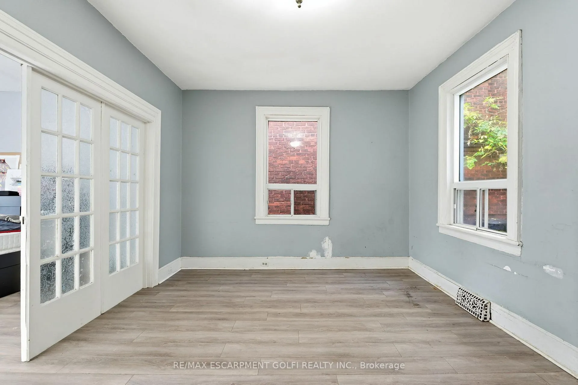 Photo 6 of 117 Ray Street N, Hamilton, Strathcona — HOMEH
