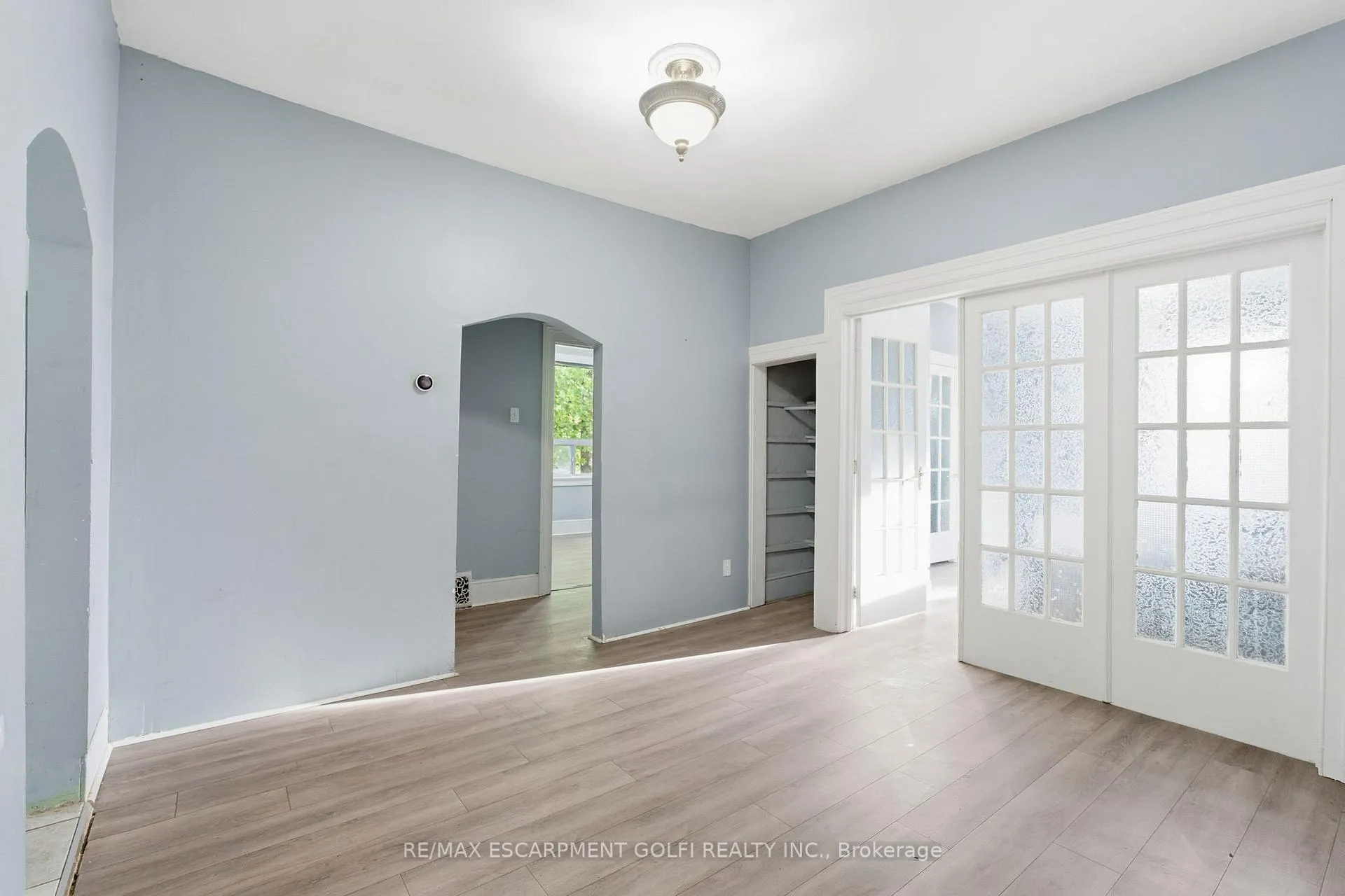 Photo 7 of 117 Ray Street N, Hamilton, Strathcona — HOMEH