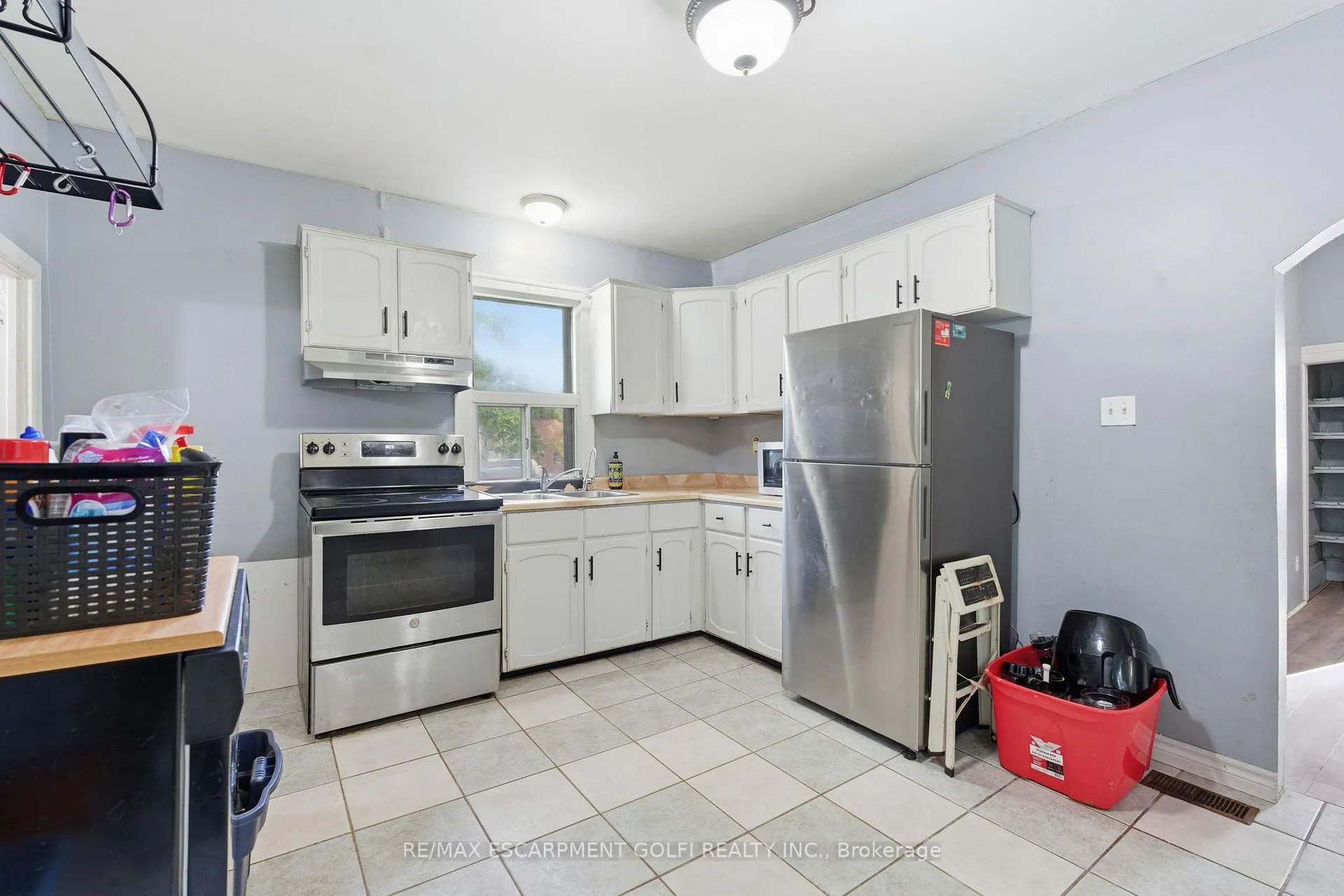 Photo 9 of 117 Ray Street N, Hamilton, Strathcona — HOMEH