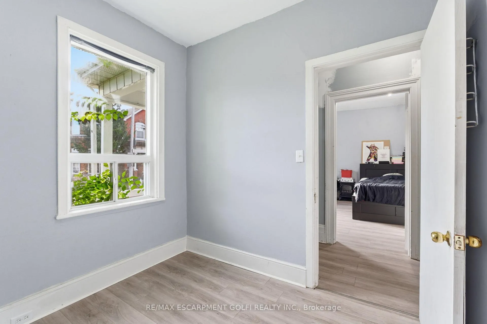 Photo 12 of 117 Ray Street N, Hamilton, Strathcona — HOMEH