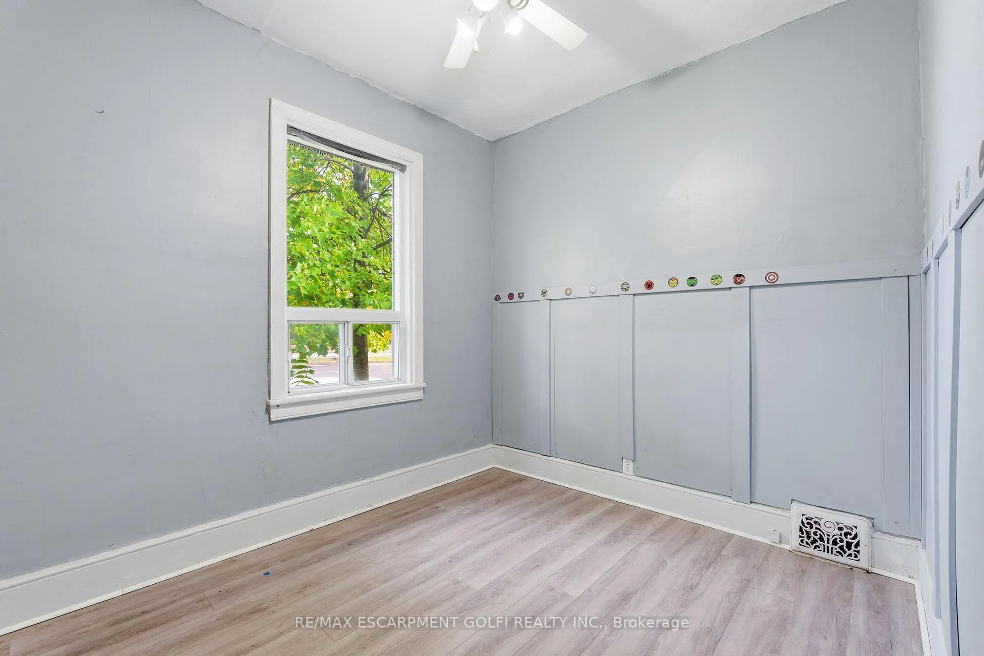 Photo 13 of 117 Ray Street N, Hamilton, Strathcona — HOMEH