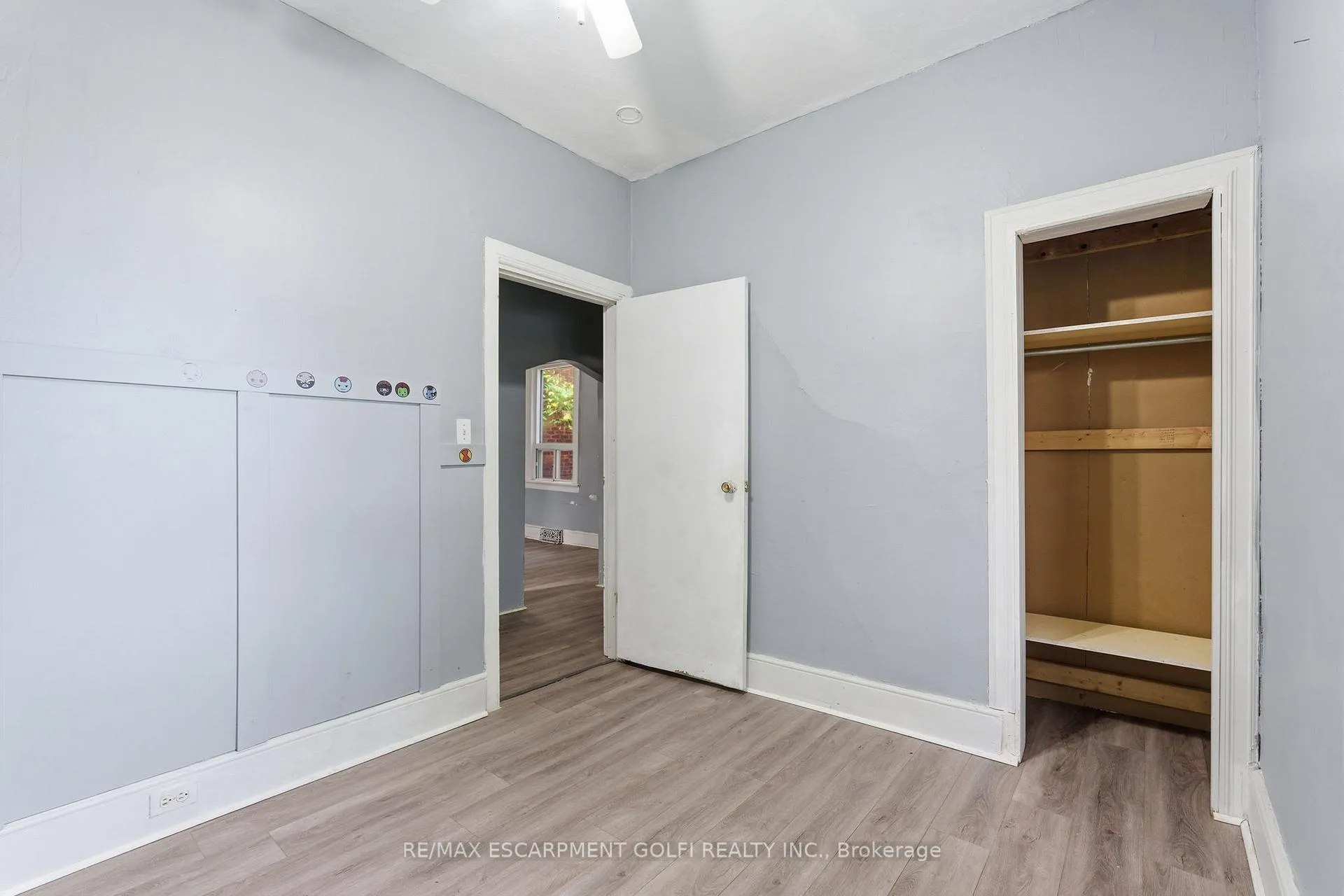 Photo 14 of 117 Ray Street N, Hamilton, Strathcona — HOMEH
