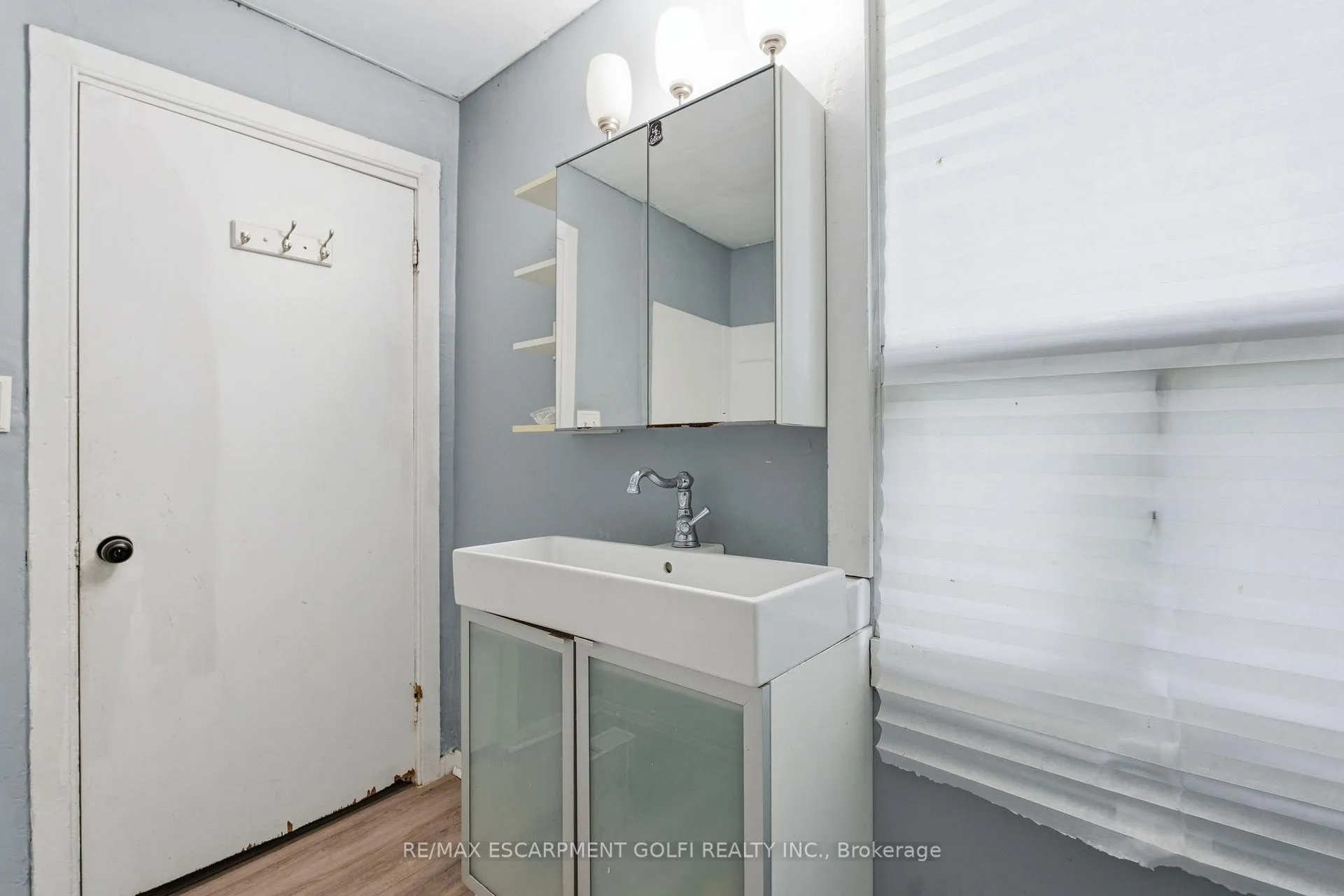 Photo 16 of 117 Ray Street N, Hamilton, Strathcona — HOMEH