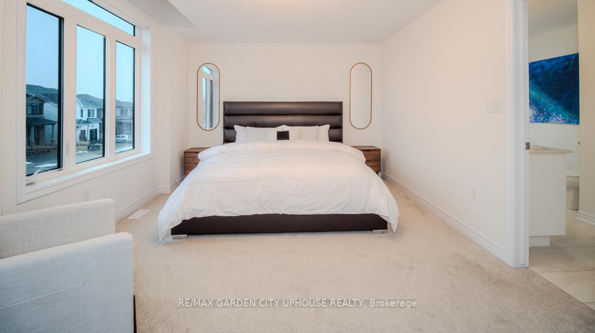Photo 9 of 111 Starfire Crescent, Hamilton, Winona — HOMEH