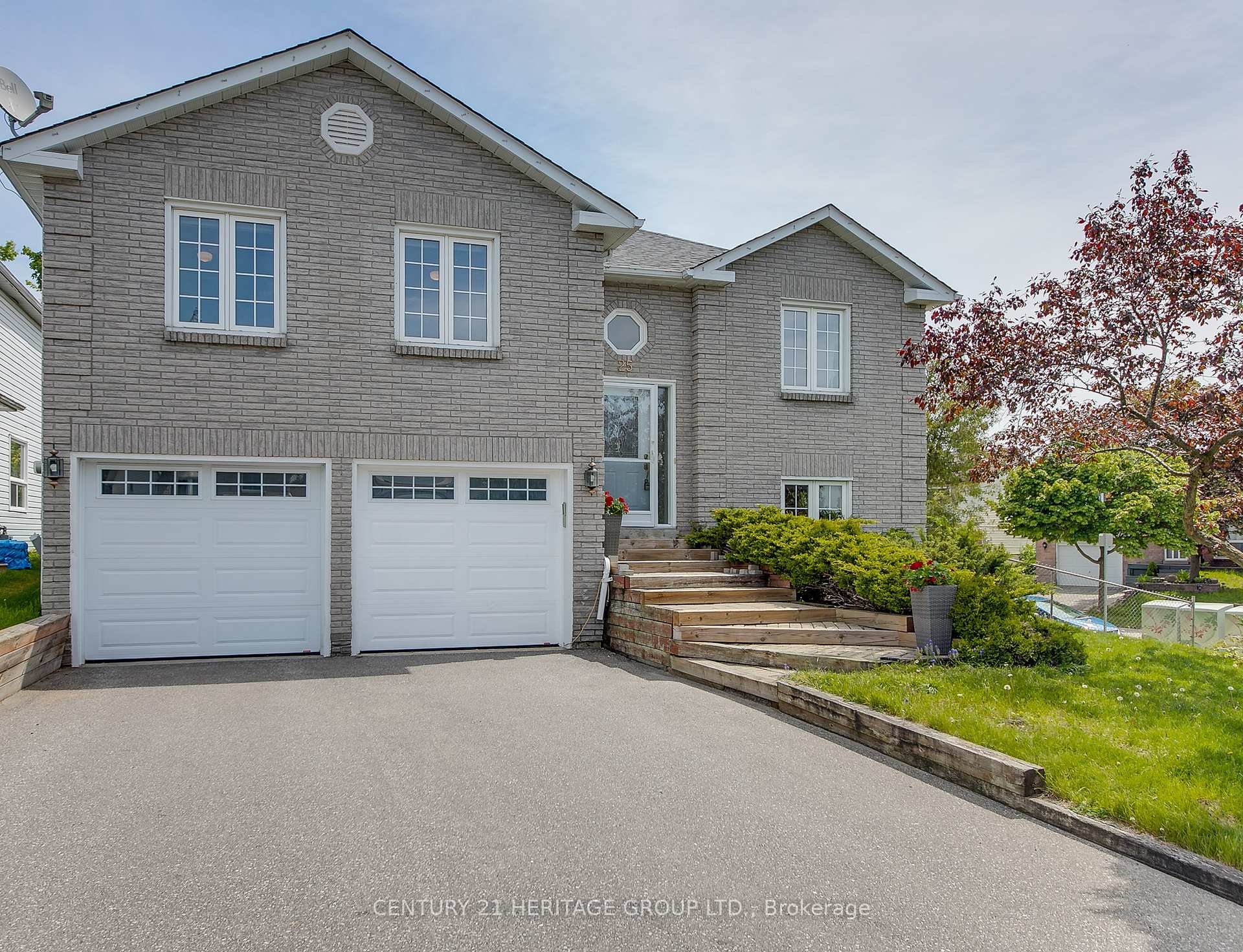 Photo 1 of 25 Shakespeare Crescent, Barrie, Letitia Heights — HOMEH