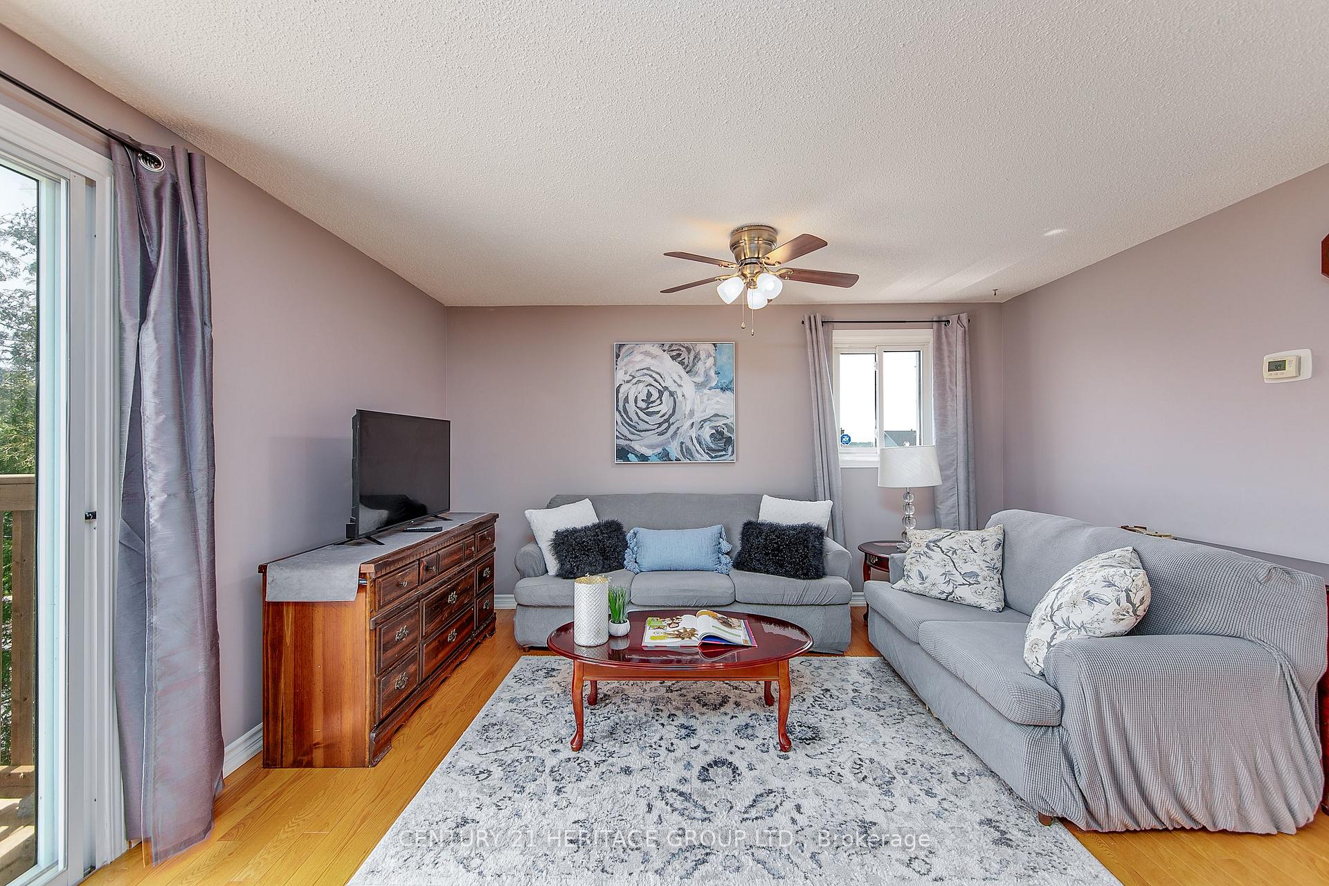 Photo 6 of 25 Shakespeare Crescent, Barrie, Letitia Heights — HOMEH