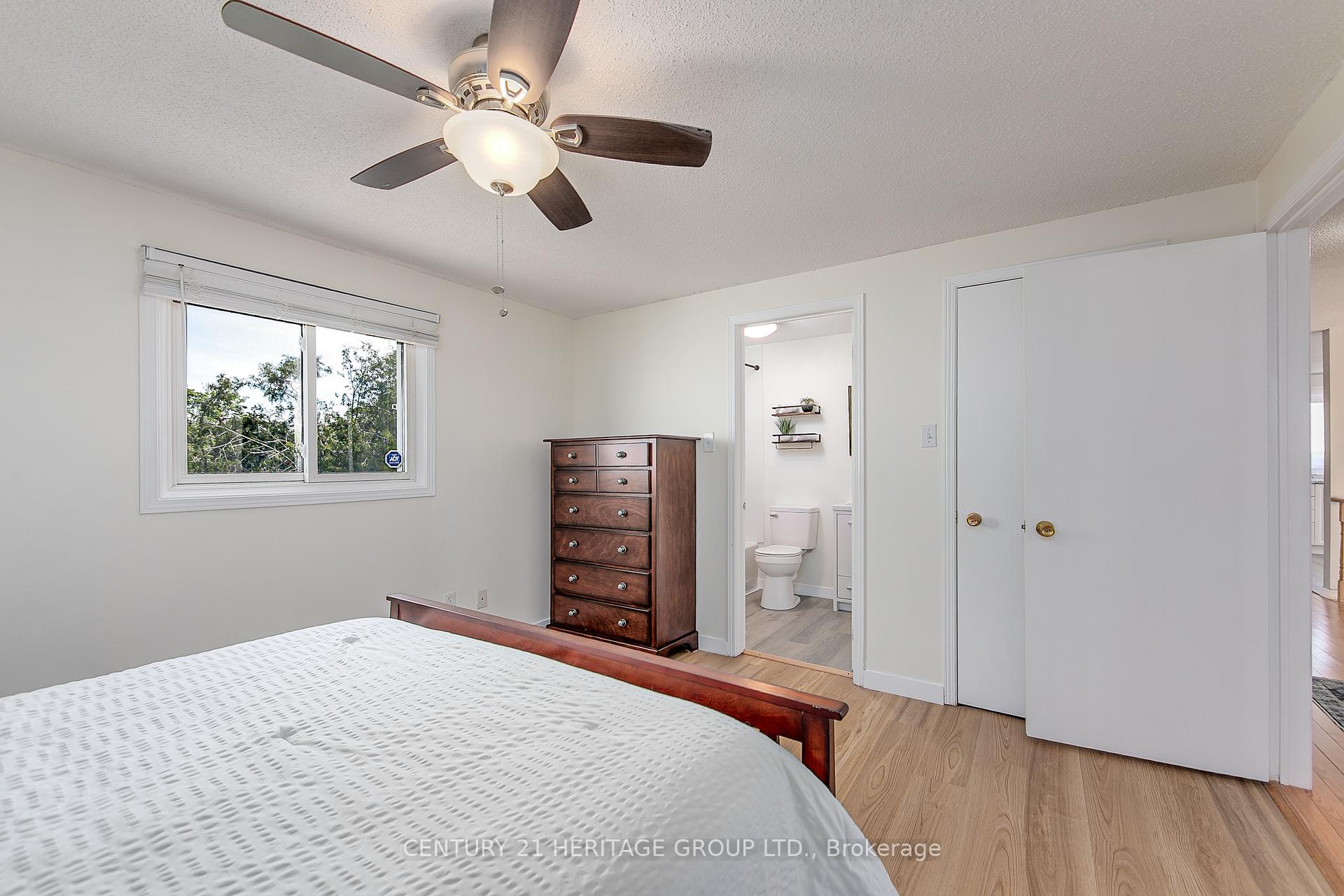 Photo 13 of 25 Shakespeare Crescent, Barrie, Letitia Heights — HOMEH