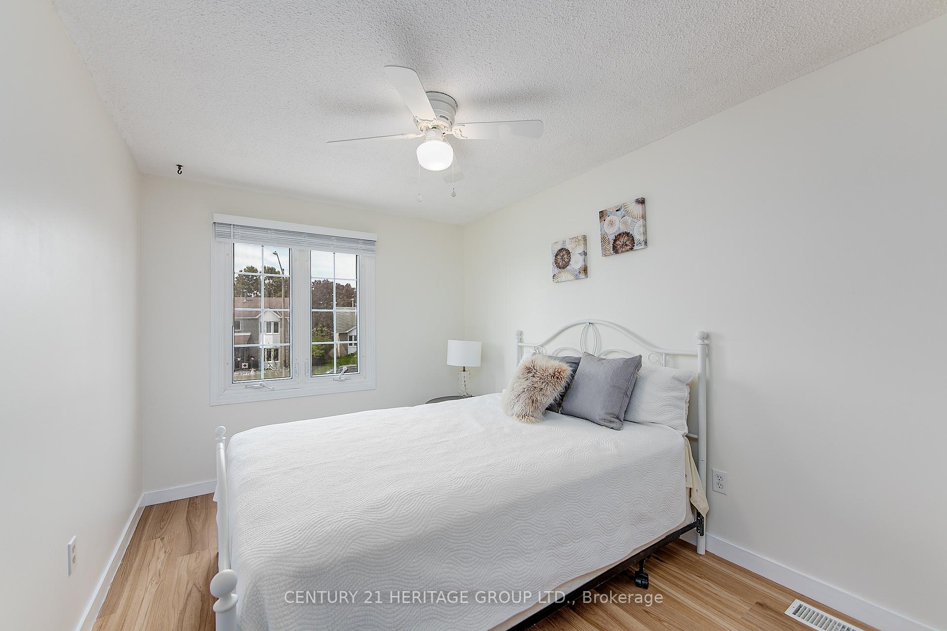 Photo 15 of 25 Shakespeare Crescent, Barrie, Letitia Heights — HOMEH