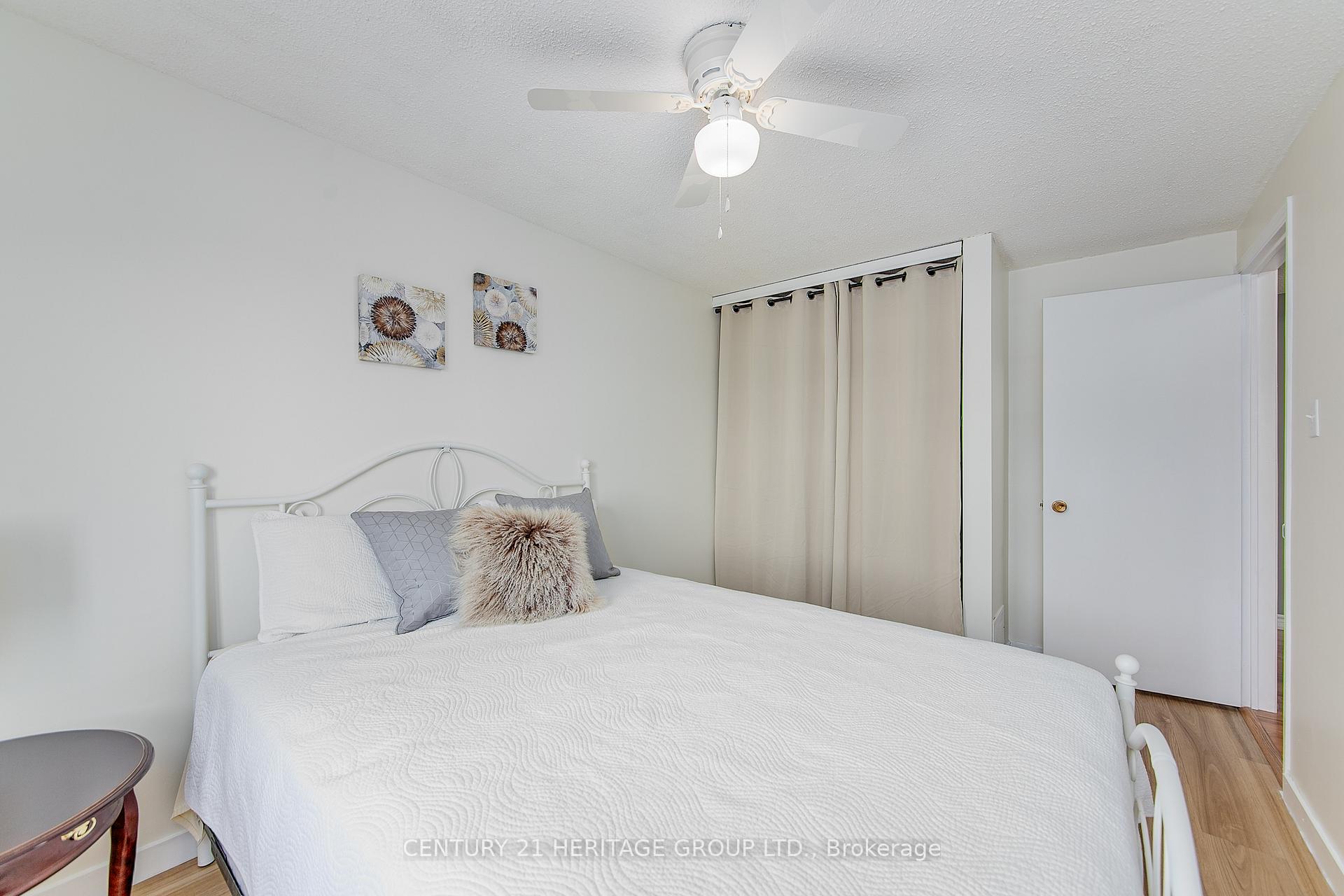 Photo 16 of 25 Shakespeare Crescent, Barrie, Letitia Heights — HOMEH