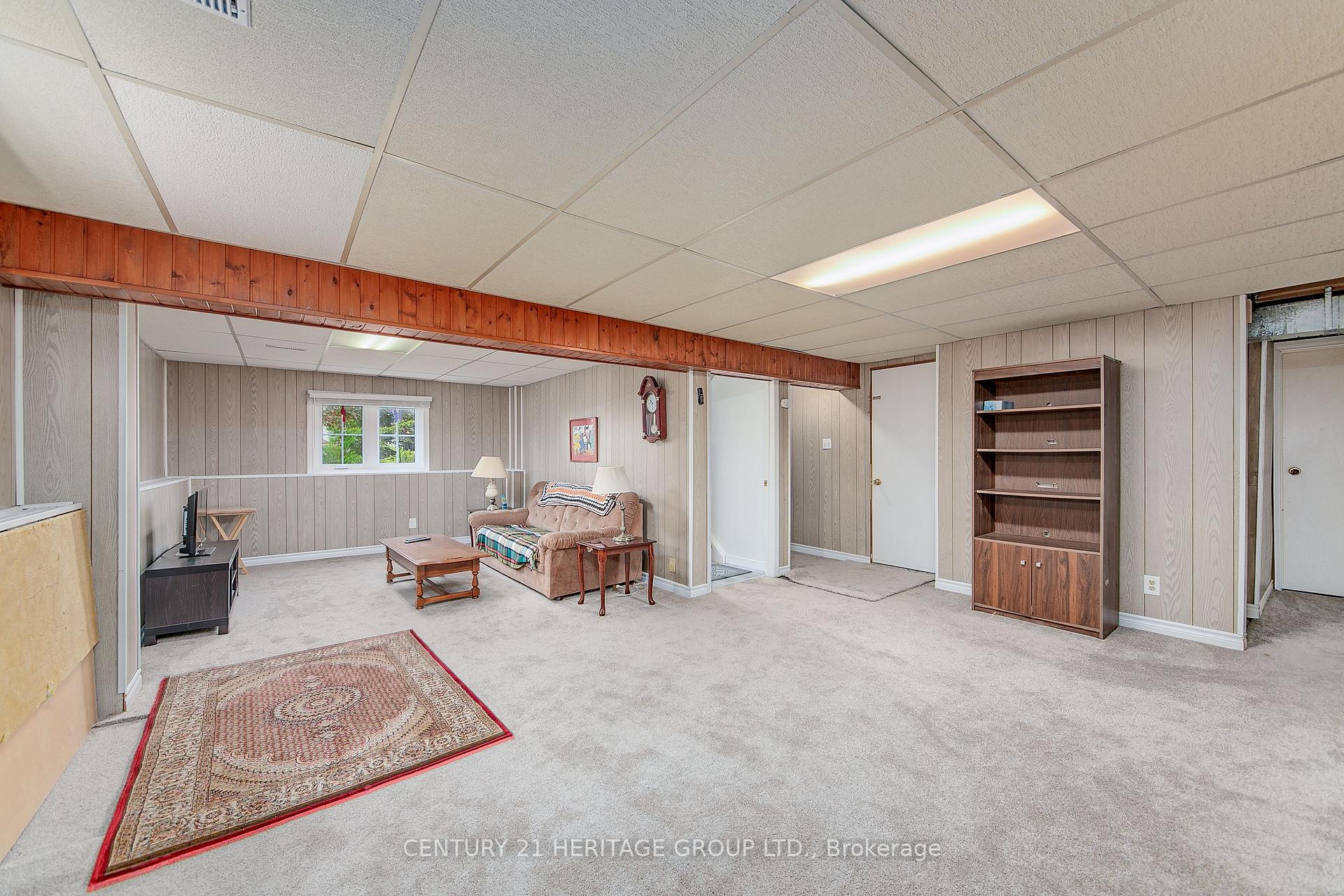 Photo 20 of 25 Shakespeare Crescent, Barrie, Letitia Heights — HOMEH