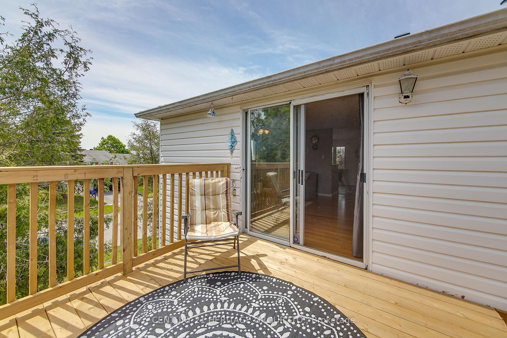 Photo 26 of 25 Shakespeare Crescent, Barrie, Letitia Heights — HOMEH