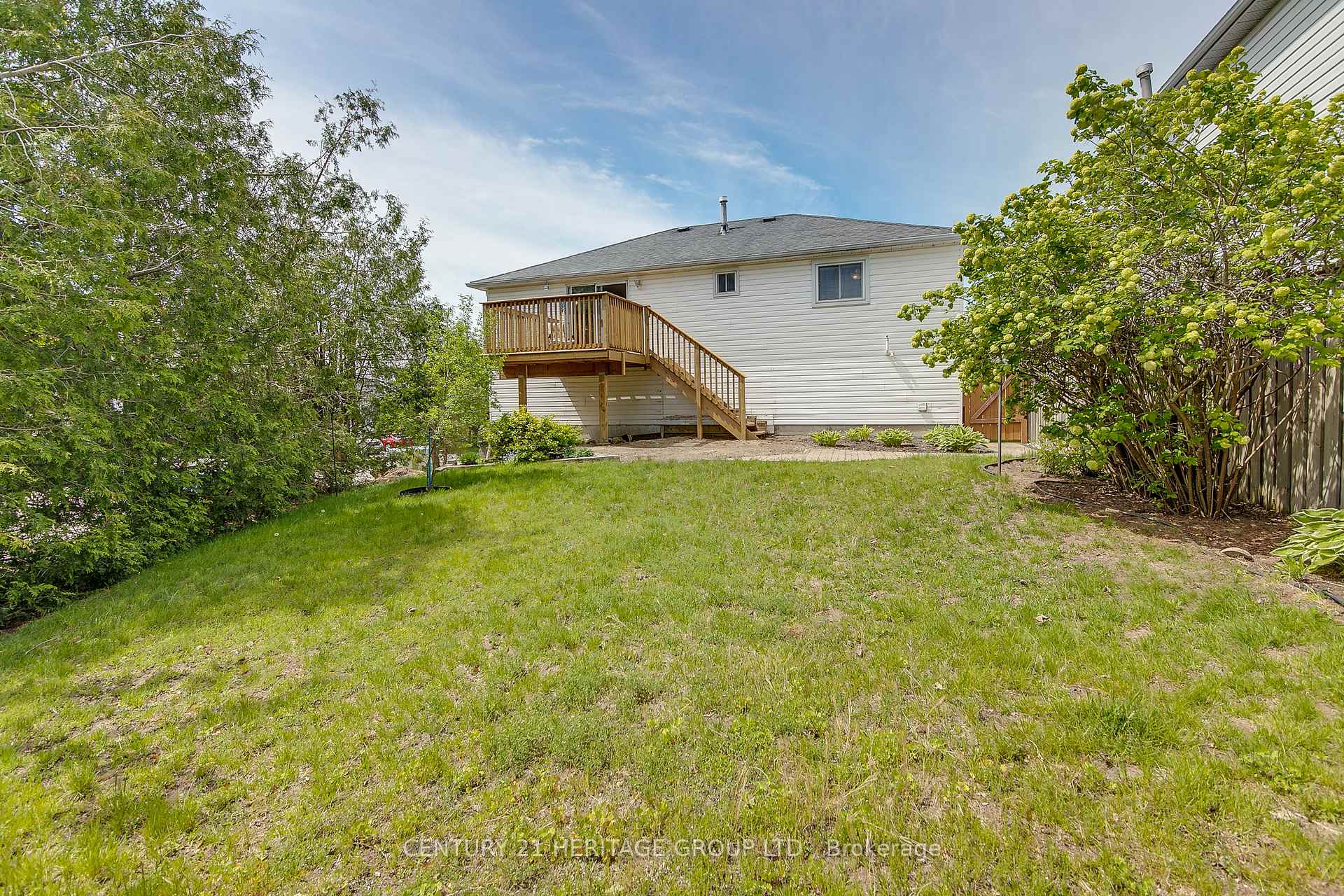 Photo 29 of 25 Shakespeare Crescent, Barrie, Letitia Heights — HOMEH