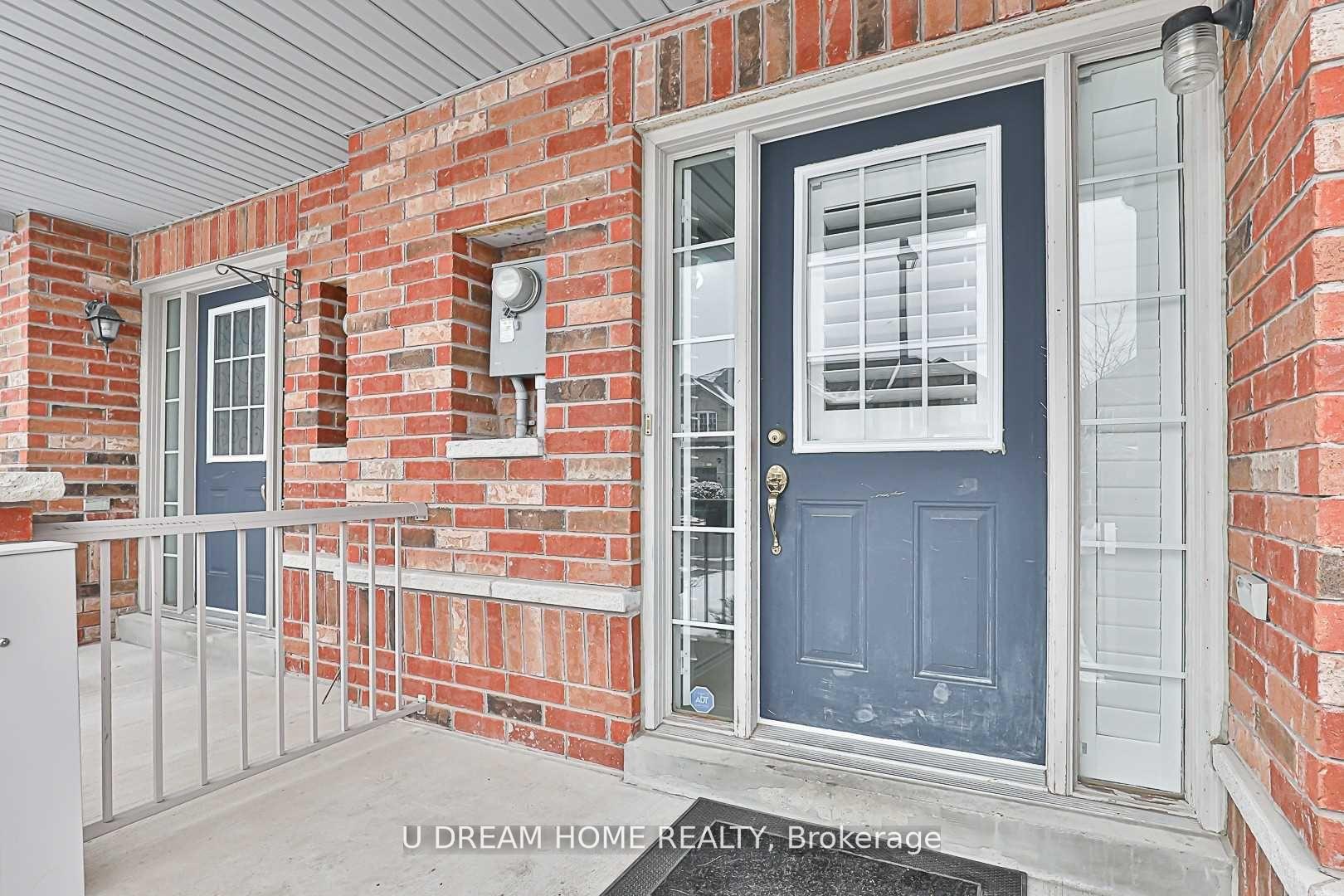 Photo 4 of 82 Barr Crescent, Aurora, Bayview Northeast — HOMEH
