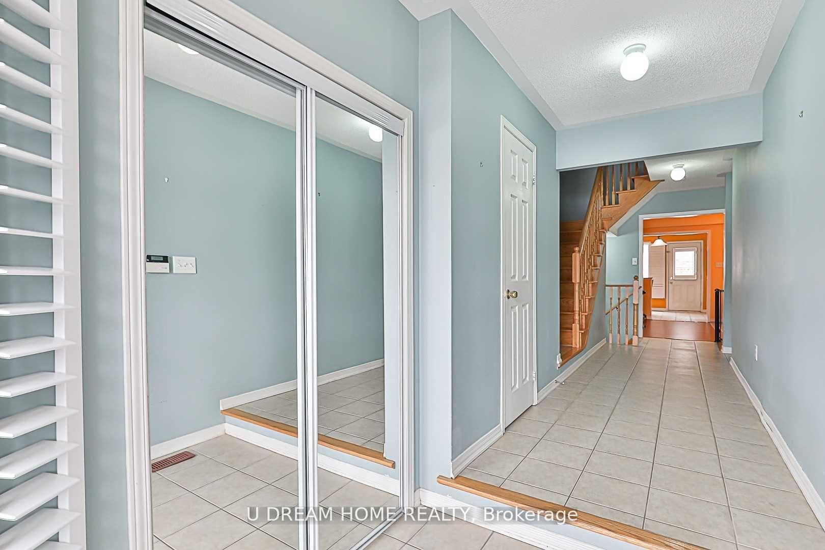 Photo 6 of 82 Barr Crescent, Aurora, Bayview Northeast — HOMEH