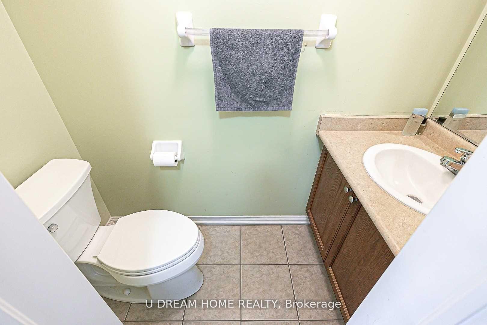 Photo 17 of 82 Barr Crescent, Aurora, Bayview Northeast — HOMEH