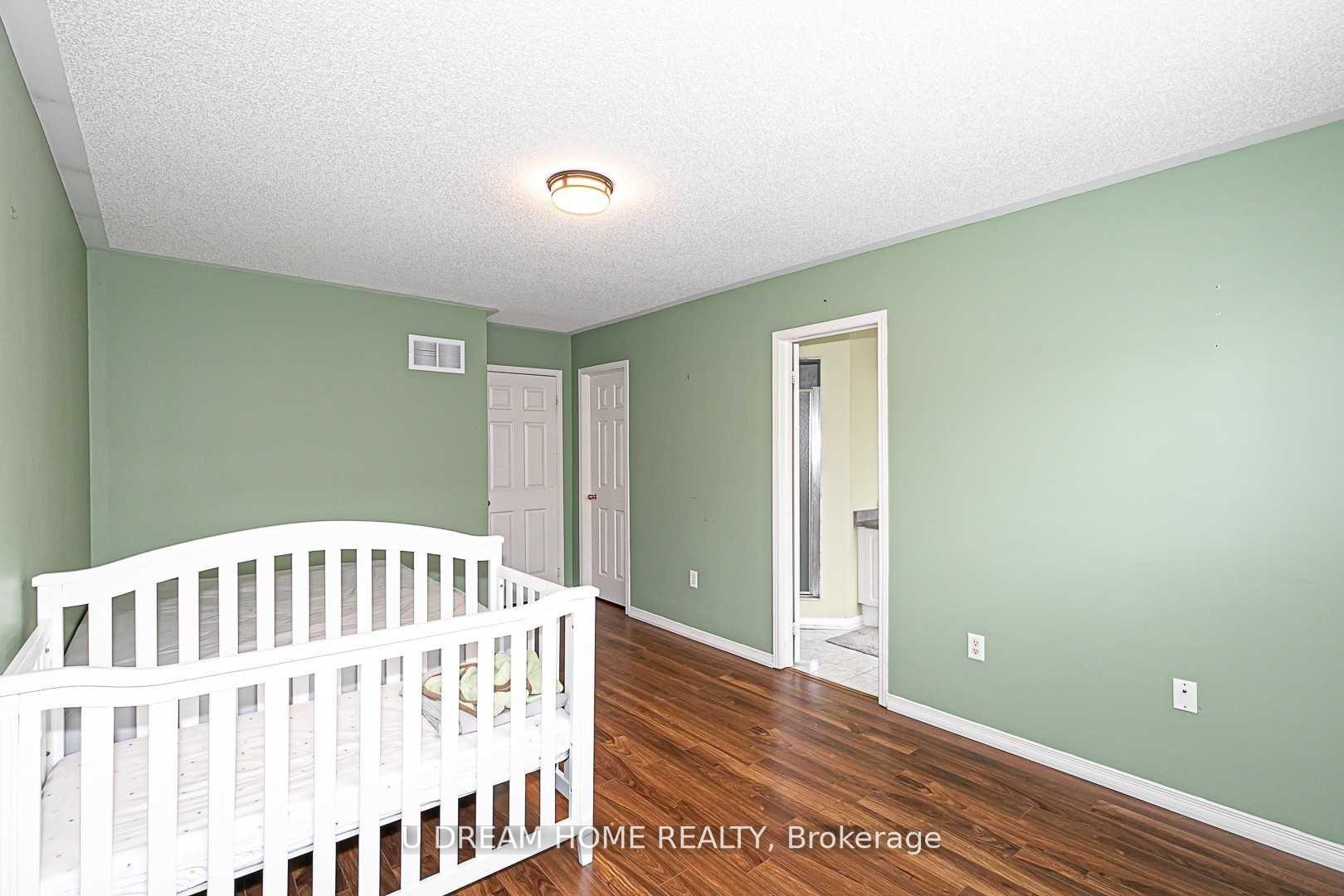 Photo 21 of 82 Barr Crescent, Aurora, Bayview Northeast — HOMEH