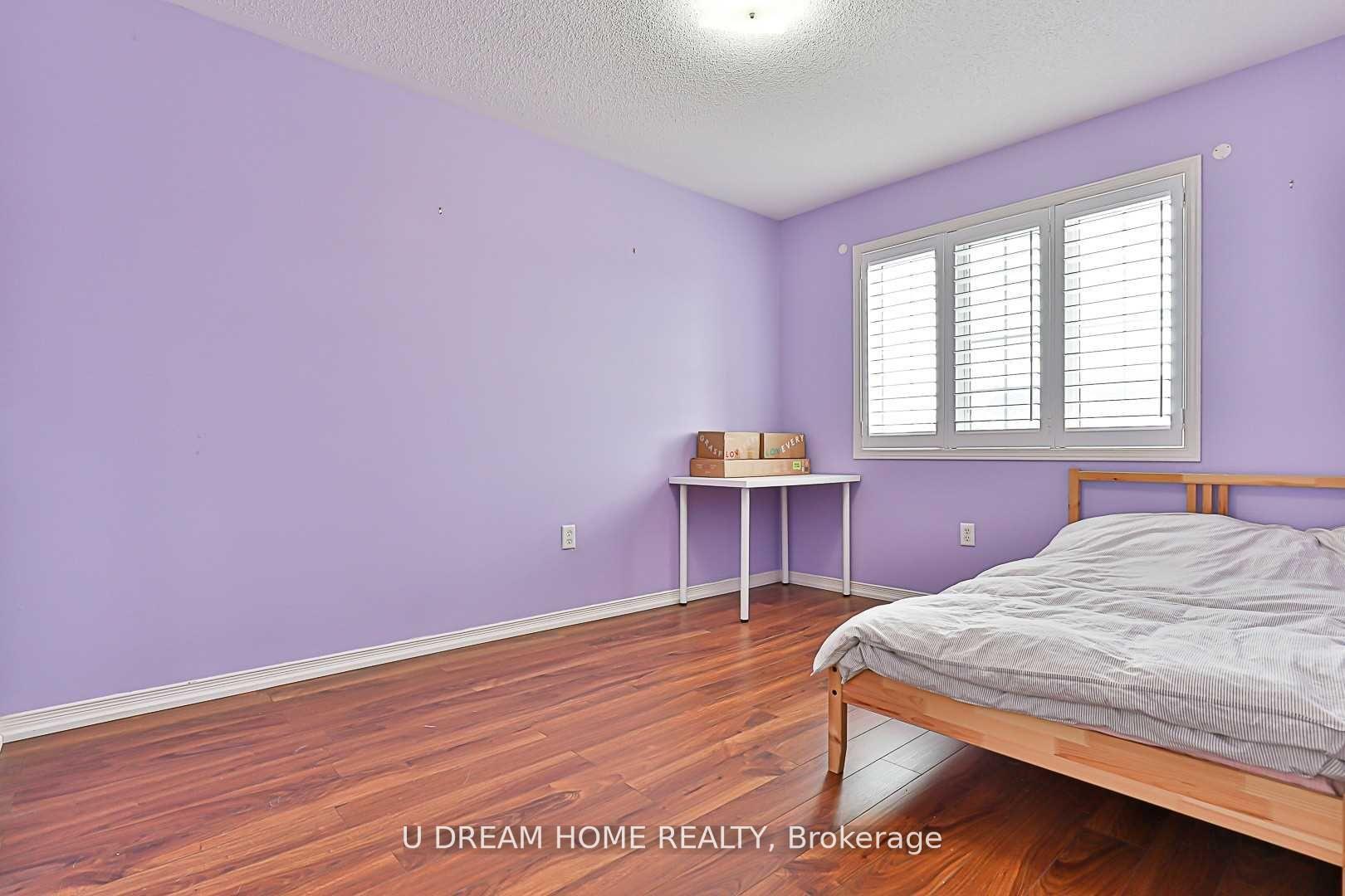 Photo 24 of 82 Barr Crescent, Aurora, Bayview Northeast — HOMEH