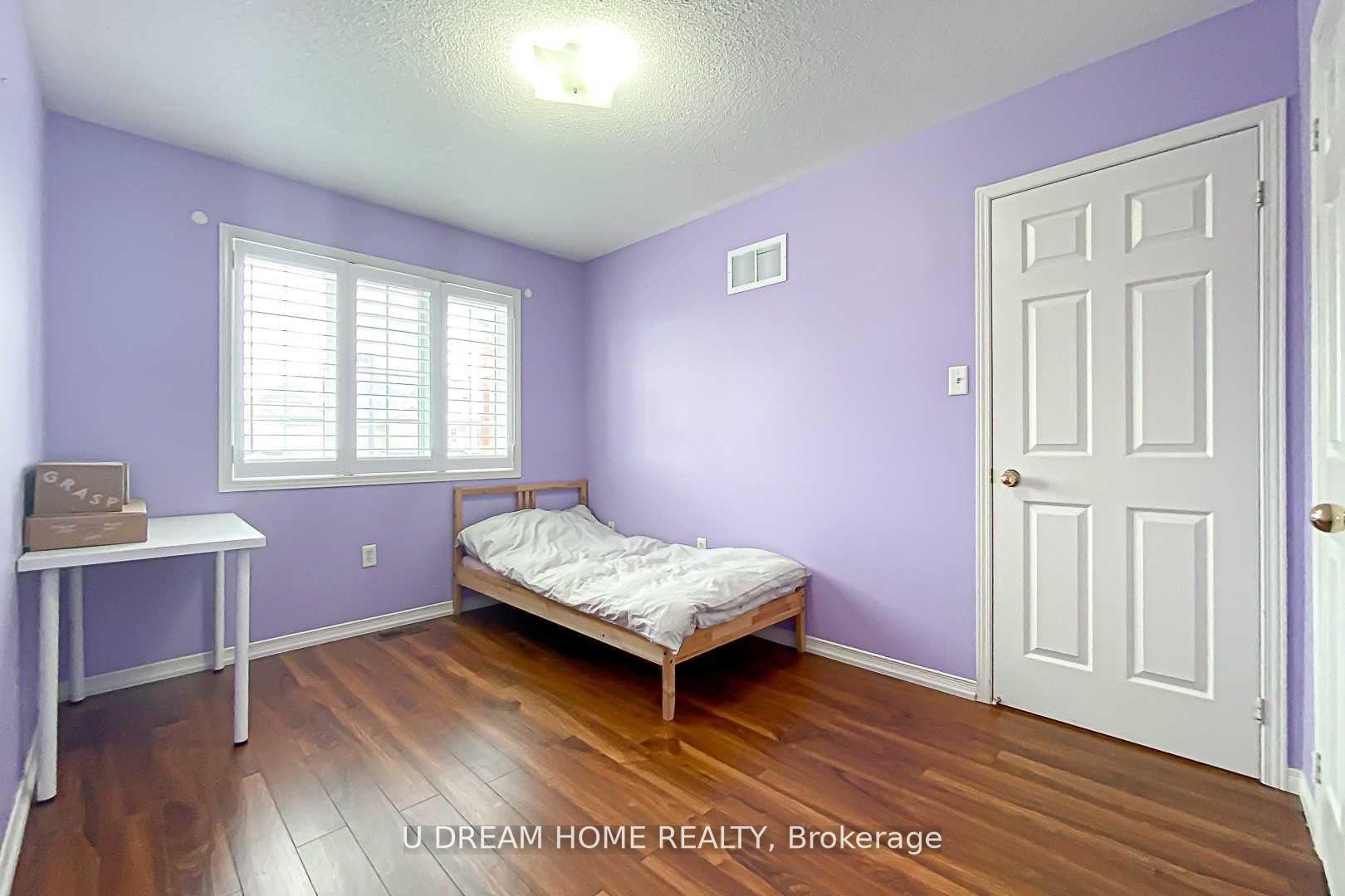 Photo 25 of 82 Barr Crescent, Aurora, Bayview Northeast — HOMEH