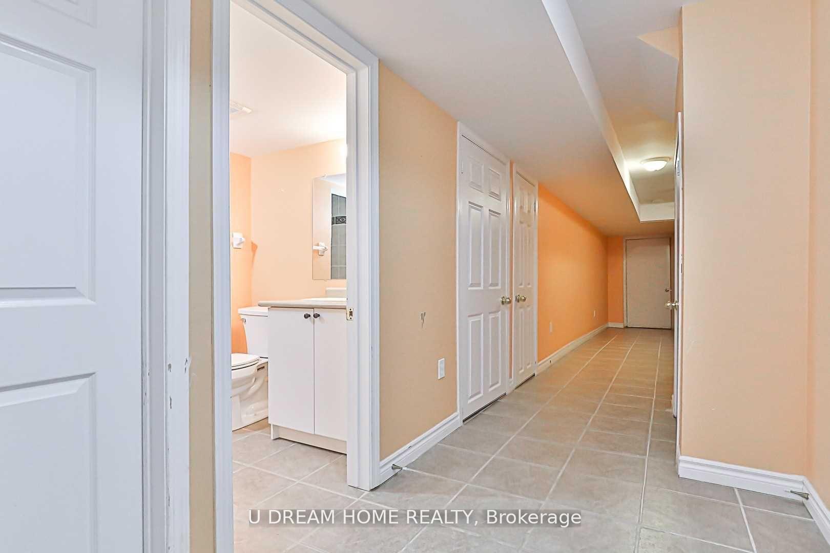 Photo 32 of 82 Barr Crescent, Aurora, Bayview Northeast — HOMEH