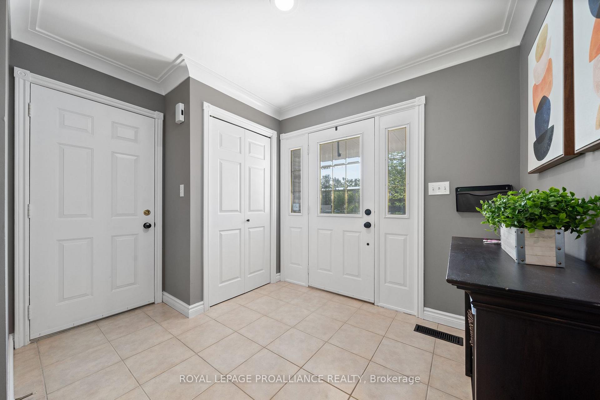 Photo 3 of 616 Old Madoc Road, Belleville, Thurlow Ward — HOMEH