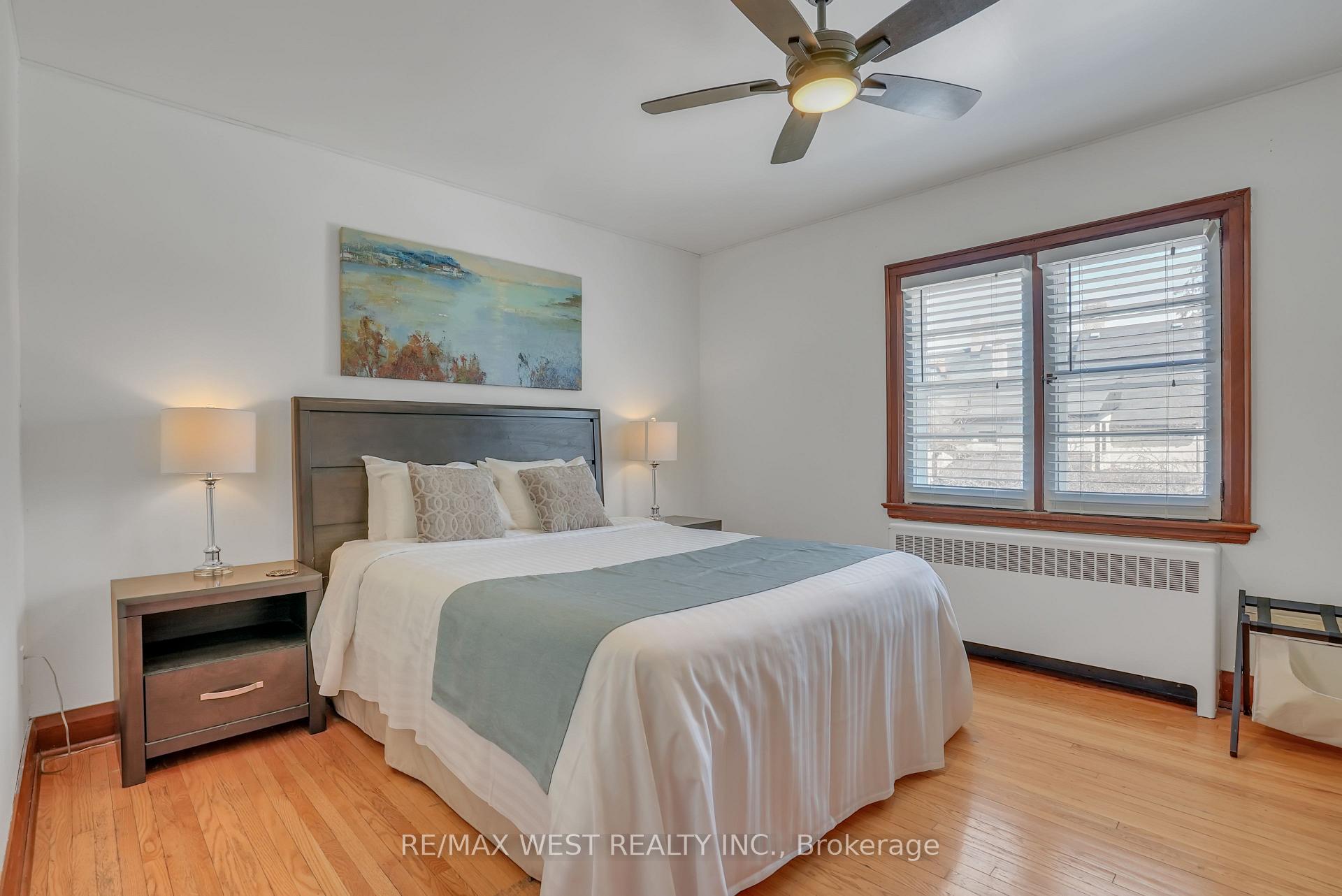 Photo 5 of 15 Parkside Drive, Barrie, Queen's Park — HOMEH