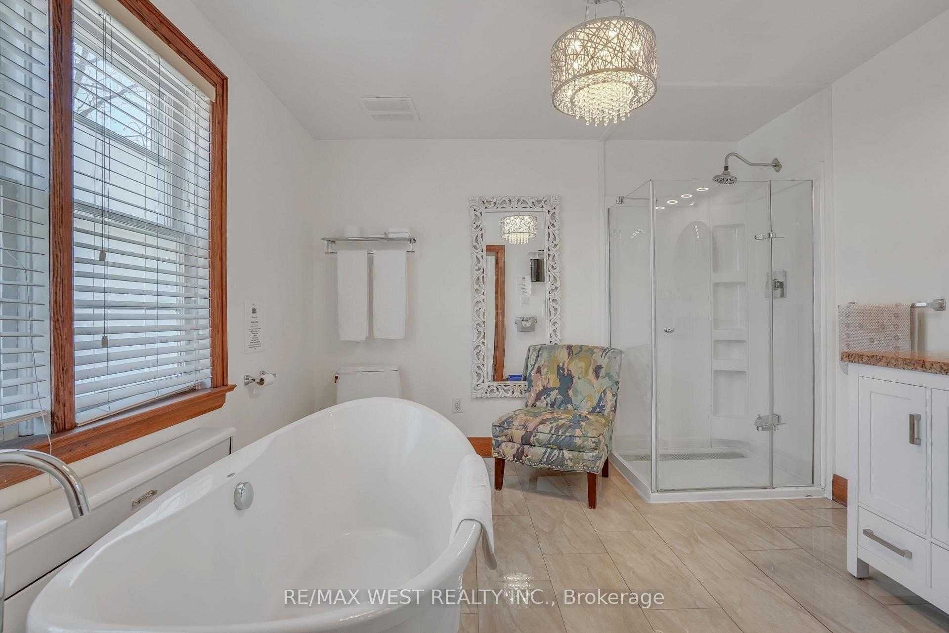 Photo 6 of 15 Parkside Drive, Barrie, Queen's Park — HOMEH