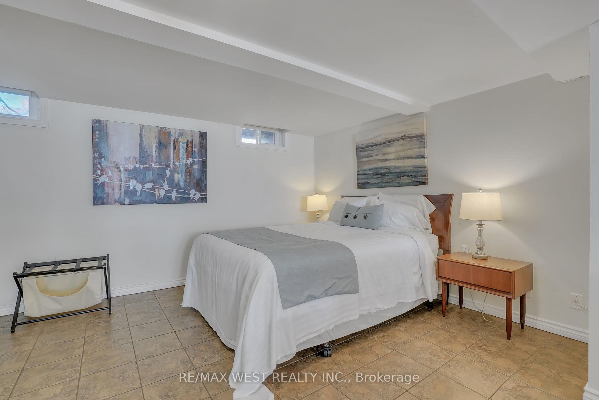 Photo 13 of 15 Parkside Drive, Barrie, Queen's Park — HOMEH