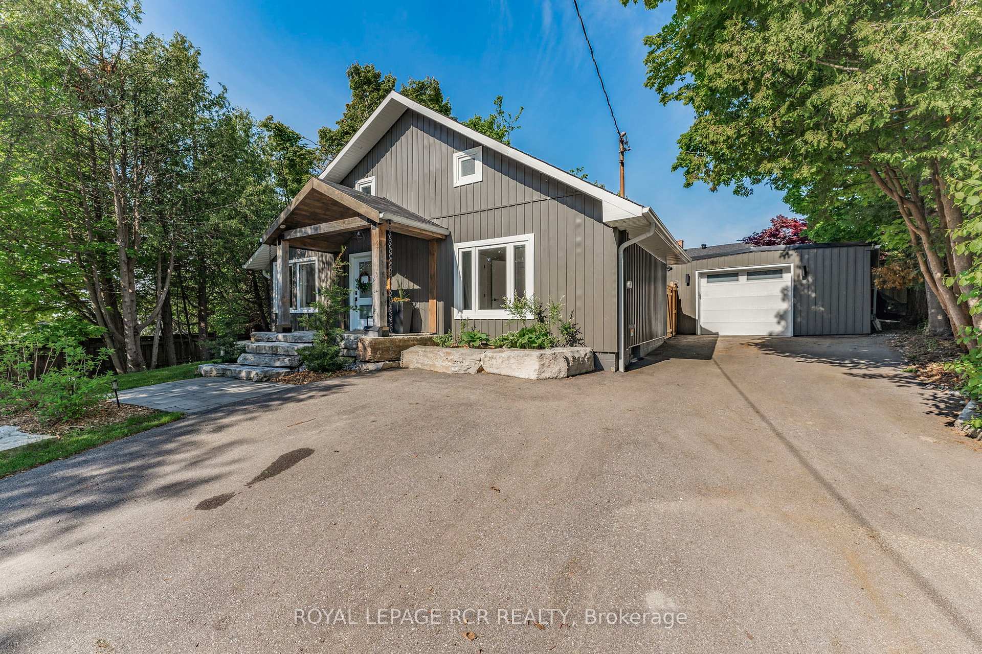 Photo 2 of 6 Downsview Drive, Barrie, Codrington — HOMEH