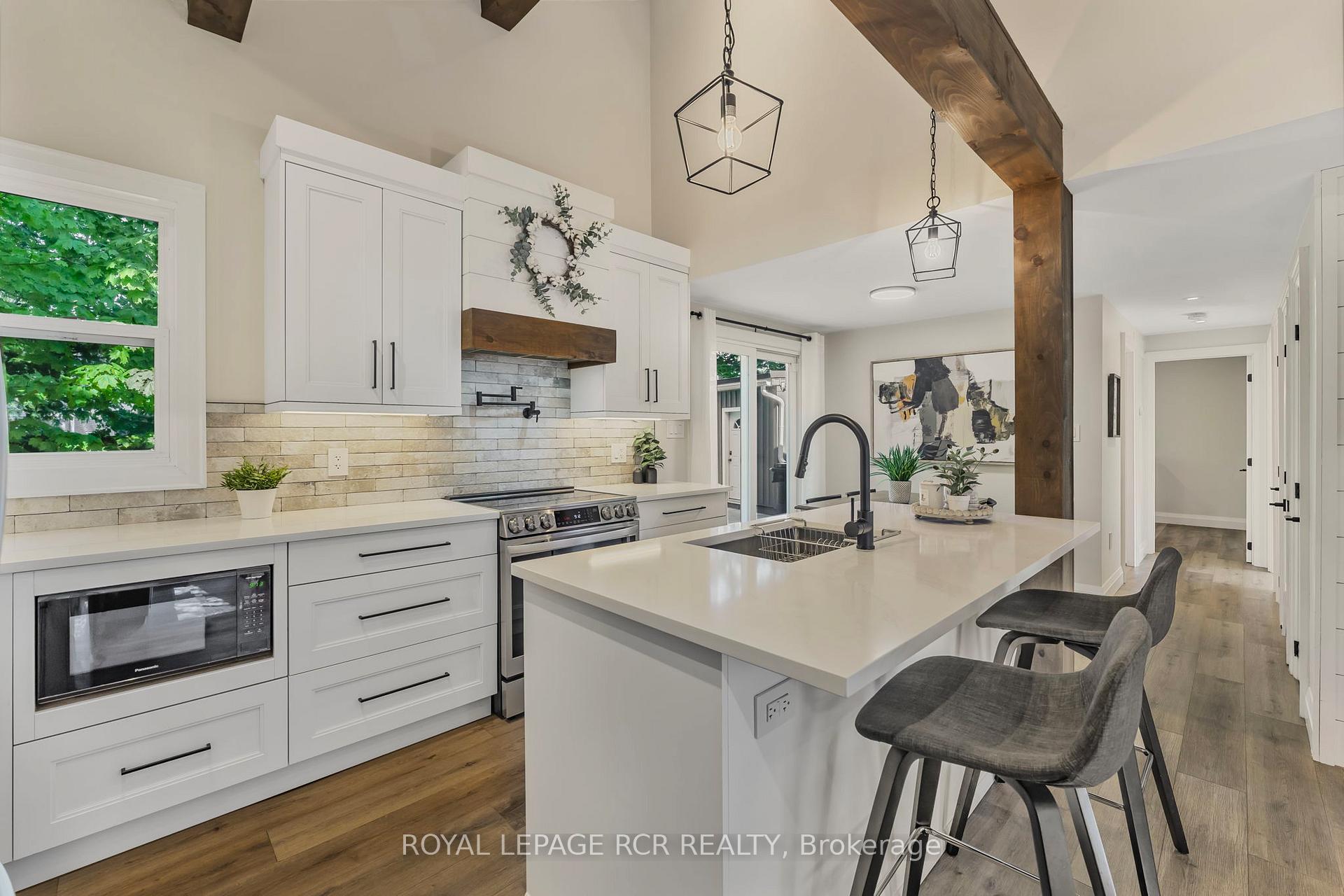 Photo 6 of 6 Downsview Drive, Barrie, Codrington — HOMEH