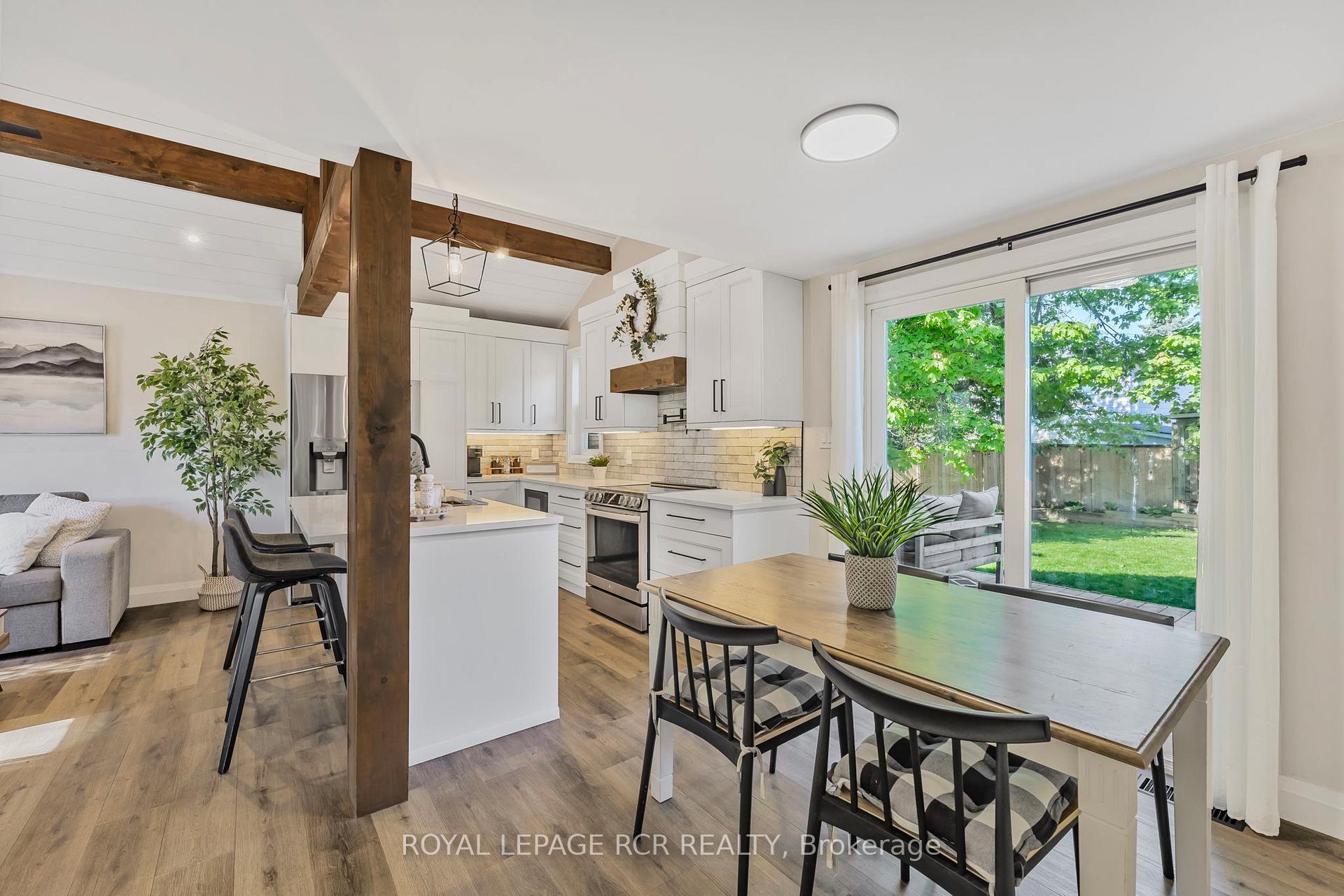 Photo 9 of 6 Downsview Drive, Barrie, Codrington — HOMEH