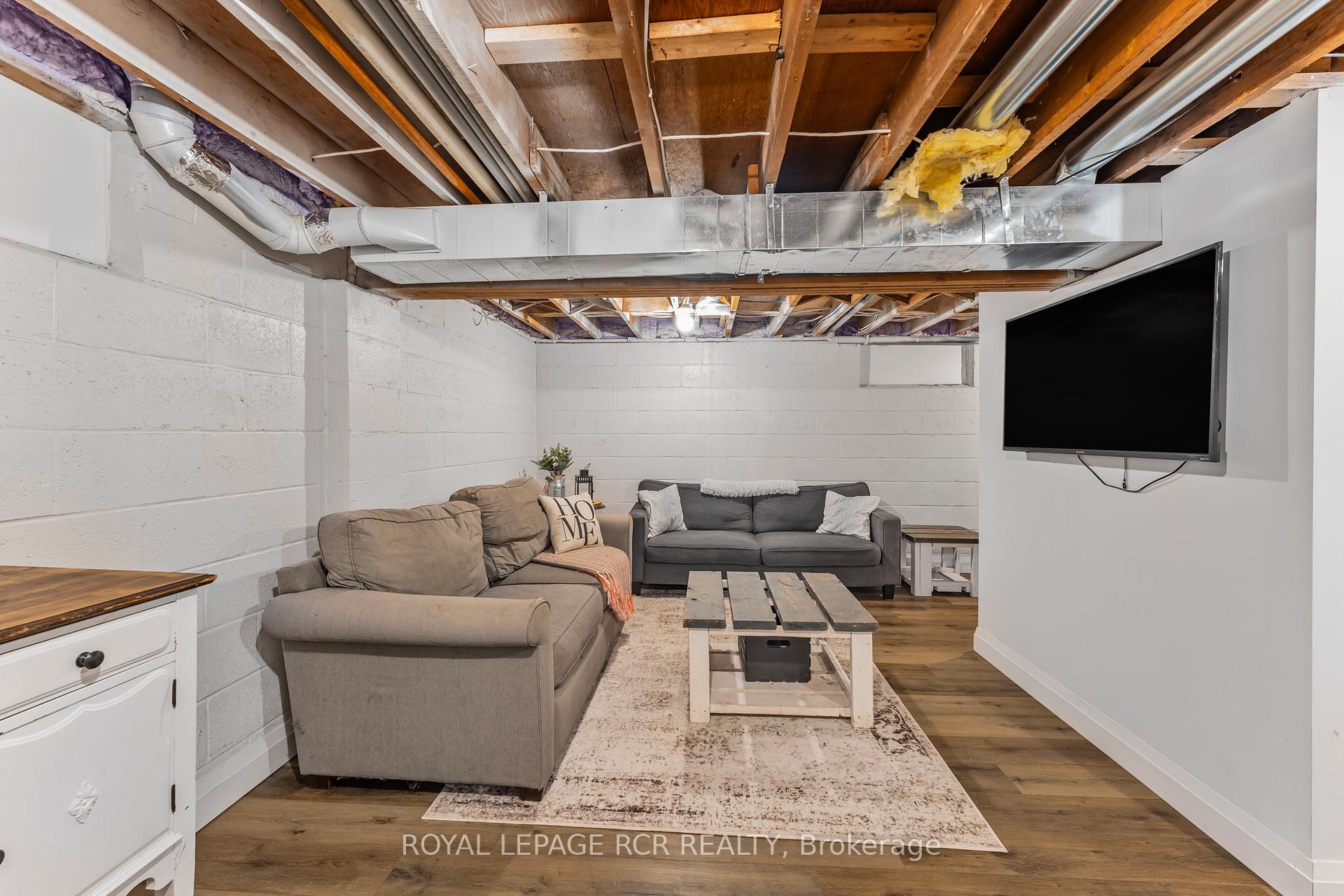 Photo 22 of 6 Downsview Drive, Barrie, Codrington — HOMEH