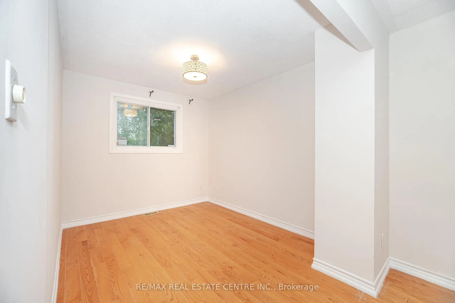 Photo 9 of 51 Crawford Drive, Brampton, Madoc — HOMEH