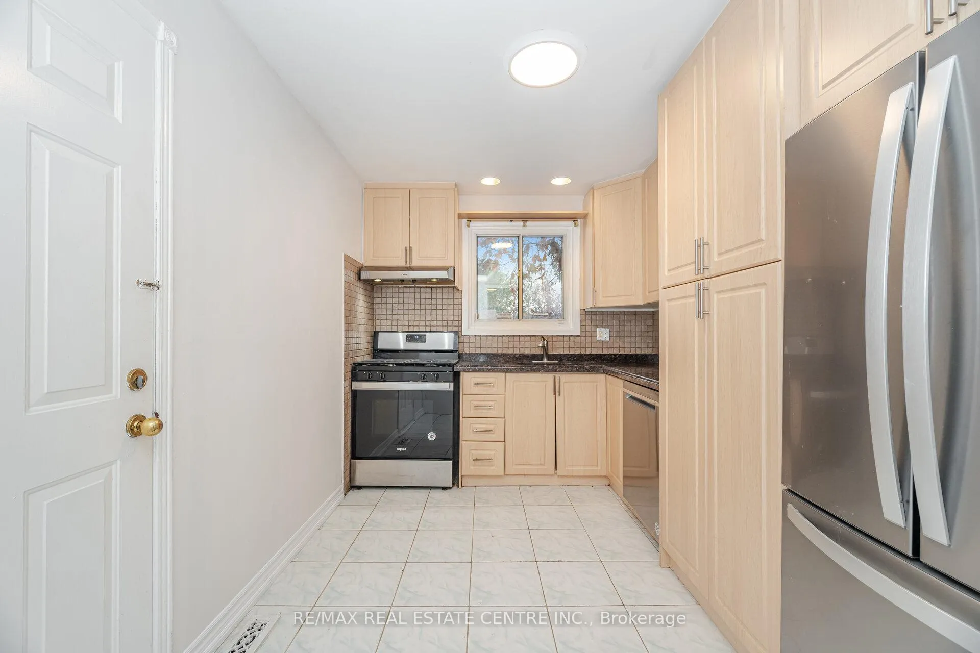 Photo 13 of 51 Crawford Drive, Brampton, Madoc — HOMEH