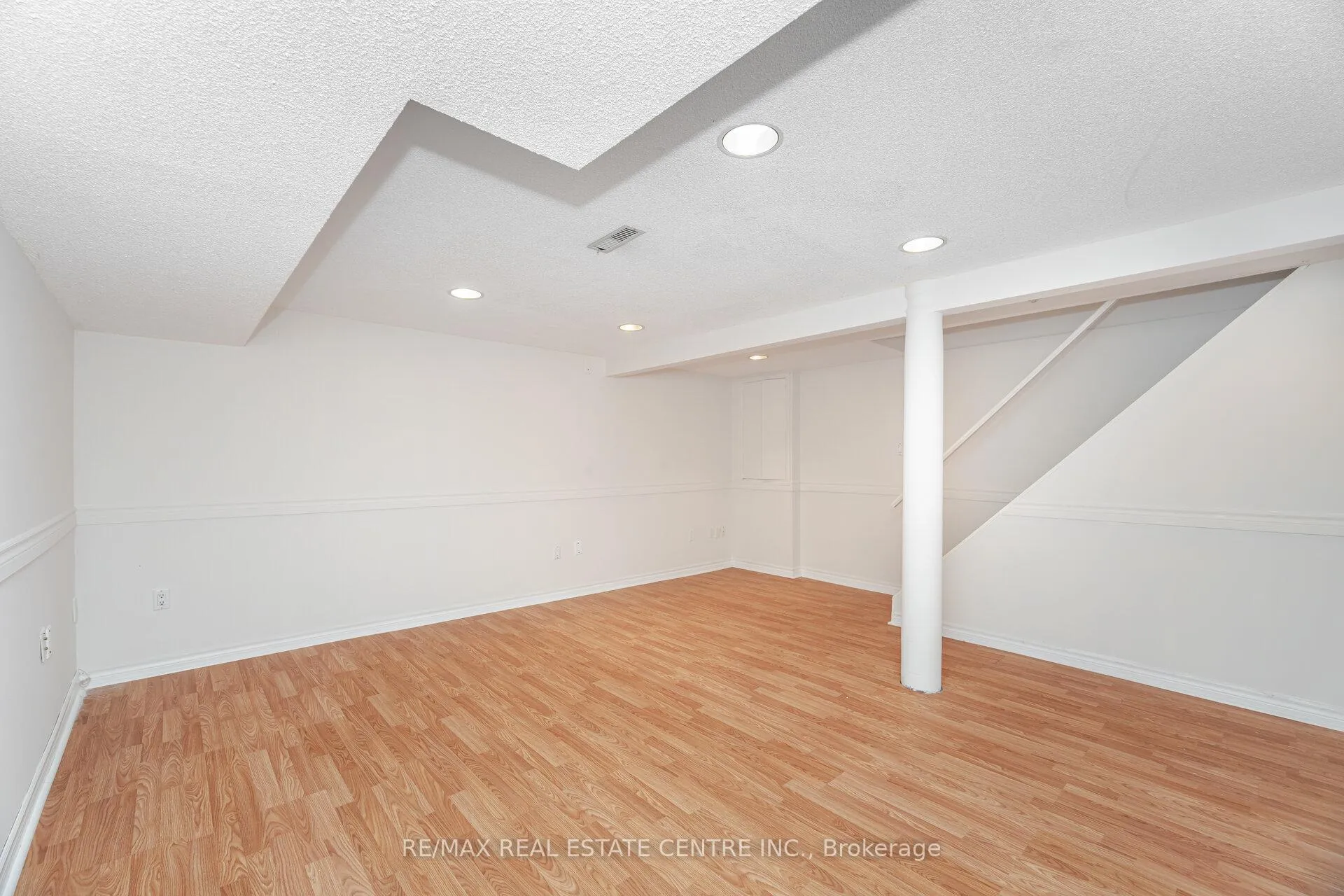 Photo 28 of 51 Crawford Drive, Brampton, Madoc — HOMEH