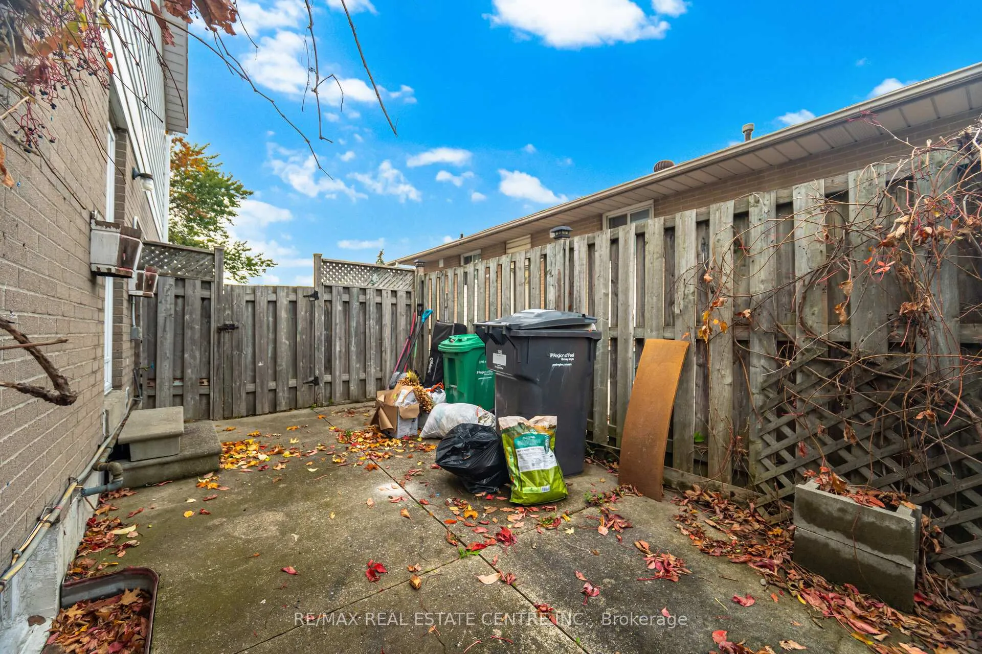 Photo 41 of 51 Crawford Drive, Brampton, Madoc — HOMEH