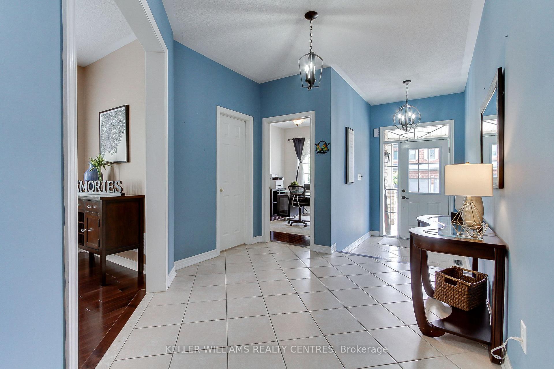 Photo 7 of 56 Pointon Street, Aurora, Bayview Northeast — HOMEH