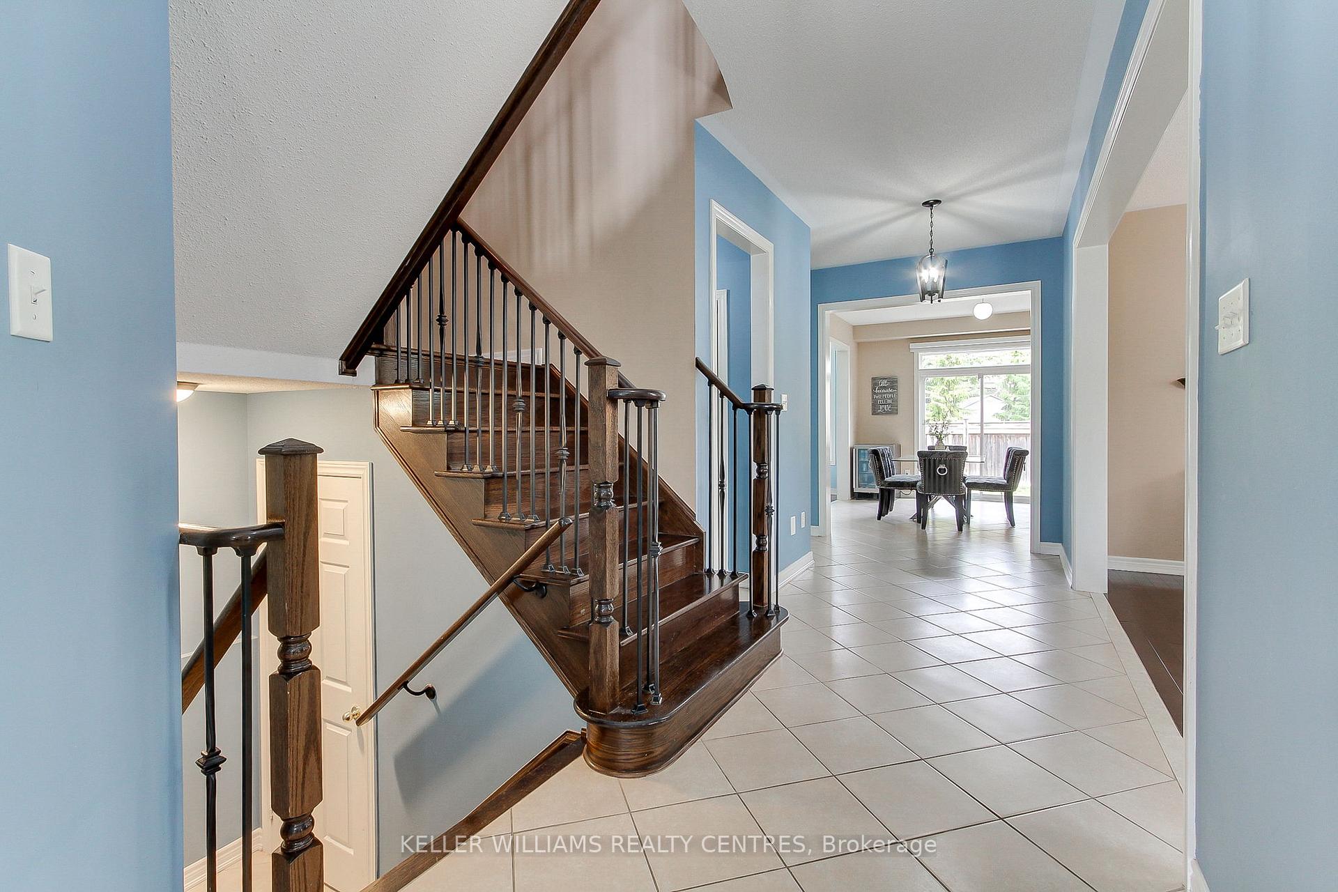 Photo 8 of 56 Pointon Street, Aurora, Bayview Northeast — HOMEH