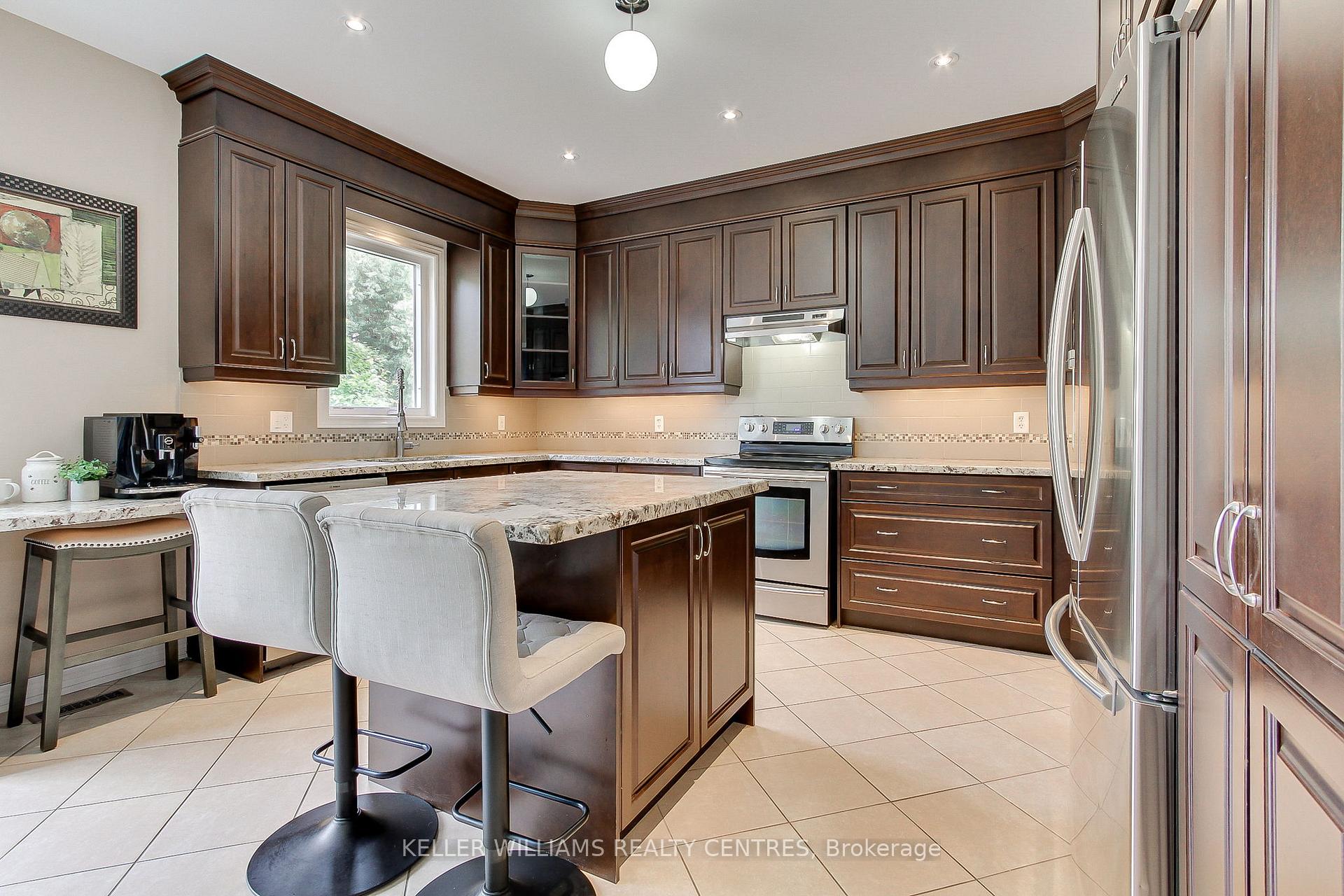 Photo 14 of 56 Pointon Street, Aurora, Bayview Northeast — HOMEH