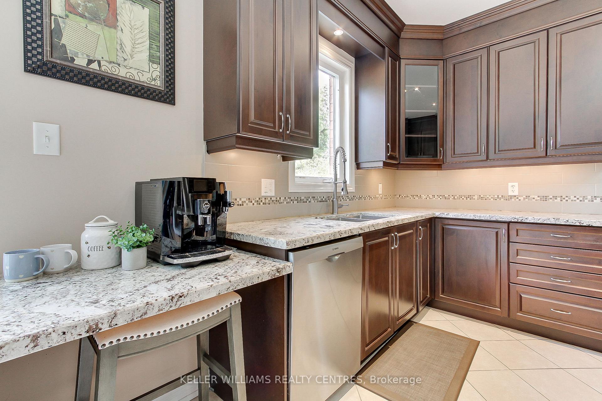 Photo 9 of 56 Pointon Street, Aurora, Bayview Northeast — HOMEH