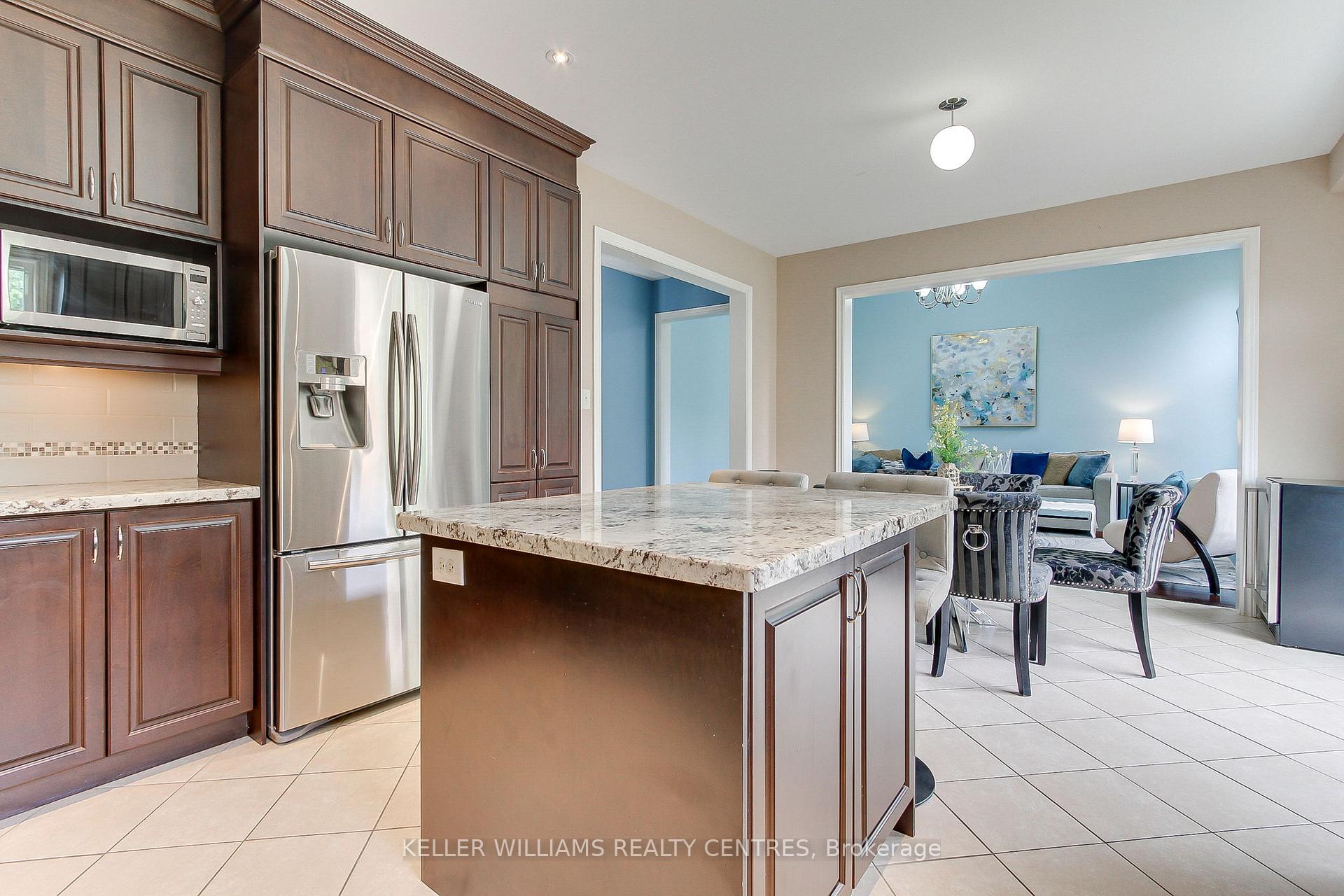 Photo 21 of 56 Pointon Street, Aurora, Bayview Northeast — HOMEH