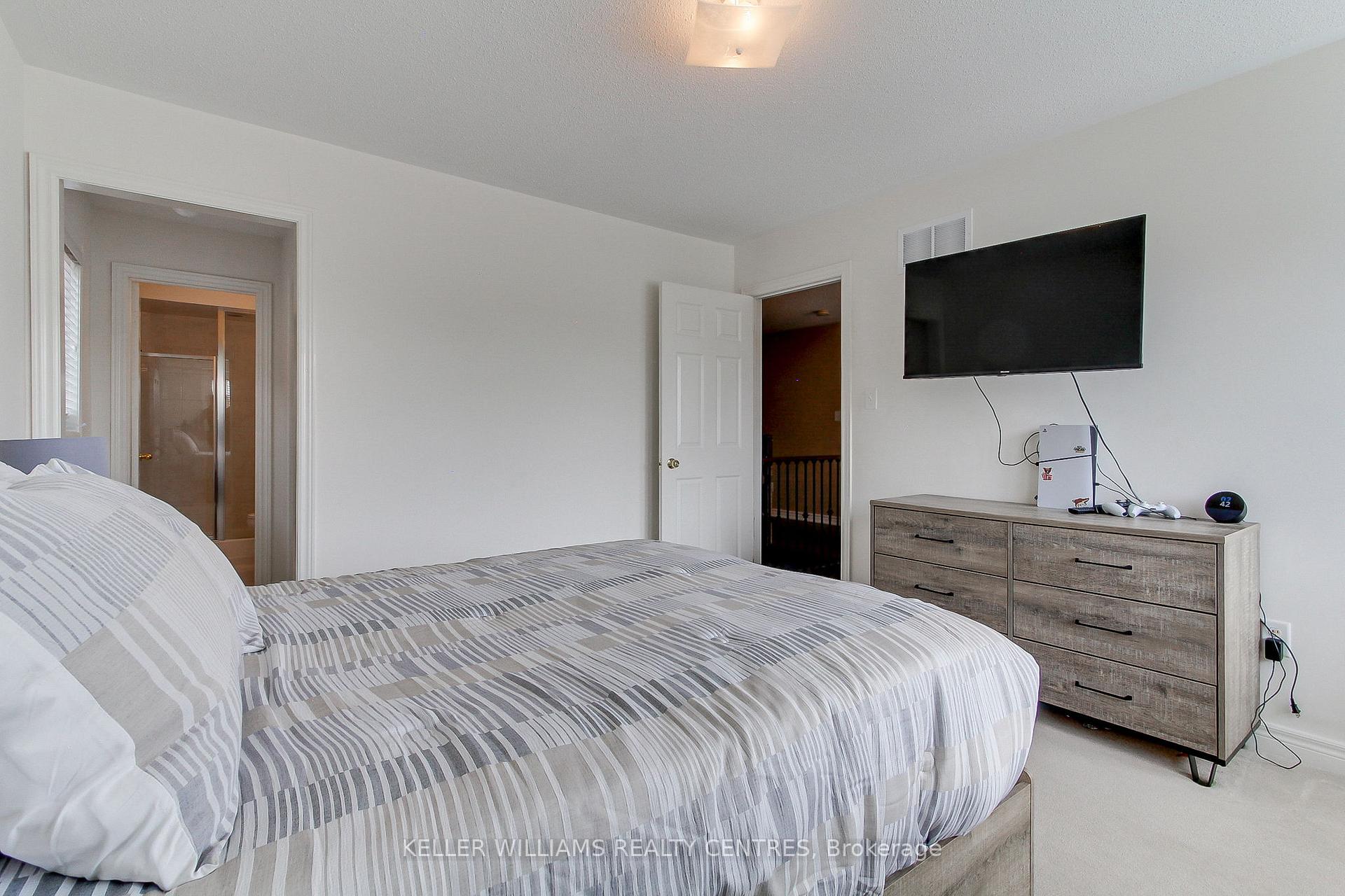 Photo 38 of 56 Pointon Street, Aurora, Bayview Northeast — HOMEH
