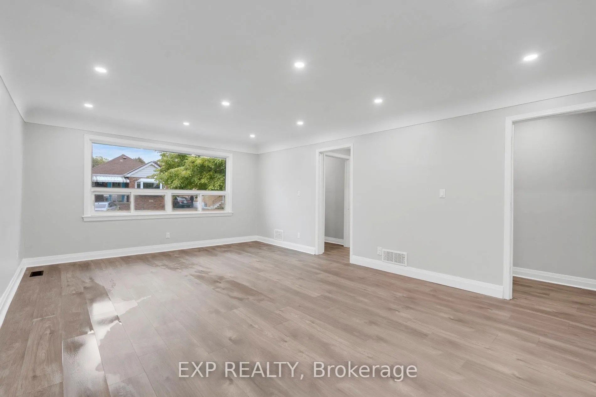 Photo 8 of 20 West 4th Street, Hamilton, Bonnington — HOMEH