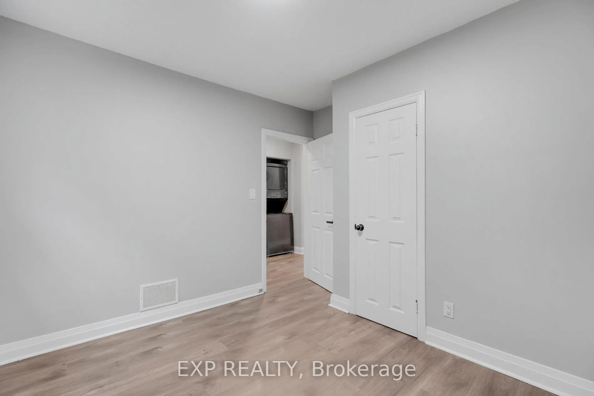 Photo 12 of 20 West 4th Street, Hamilton, Bonnington — HOMEH