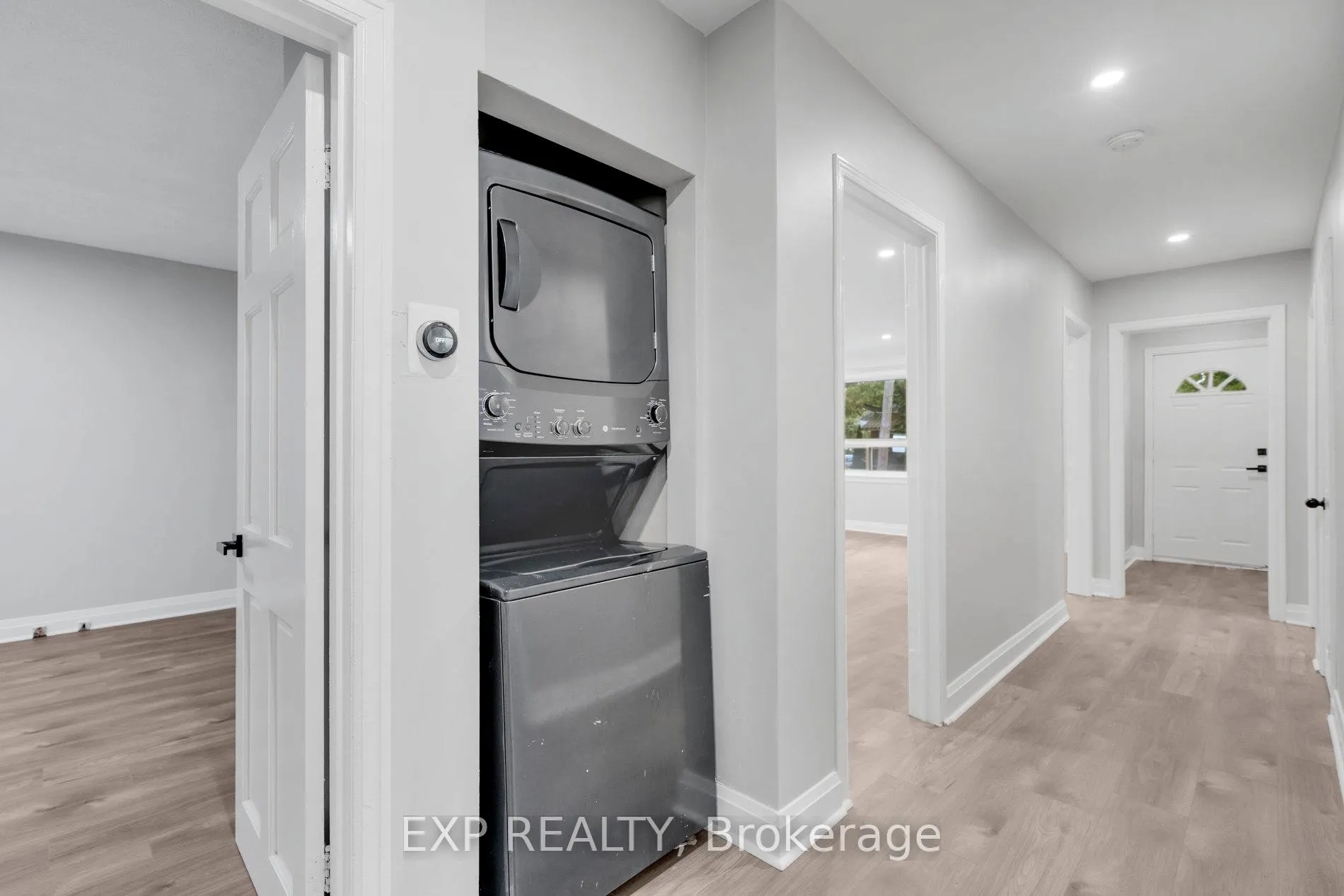 Photo 13 of 20 West 4th Street, Hamilton, Bonnington — HOMEH