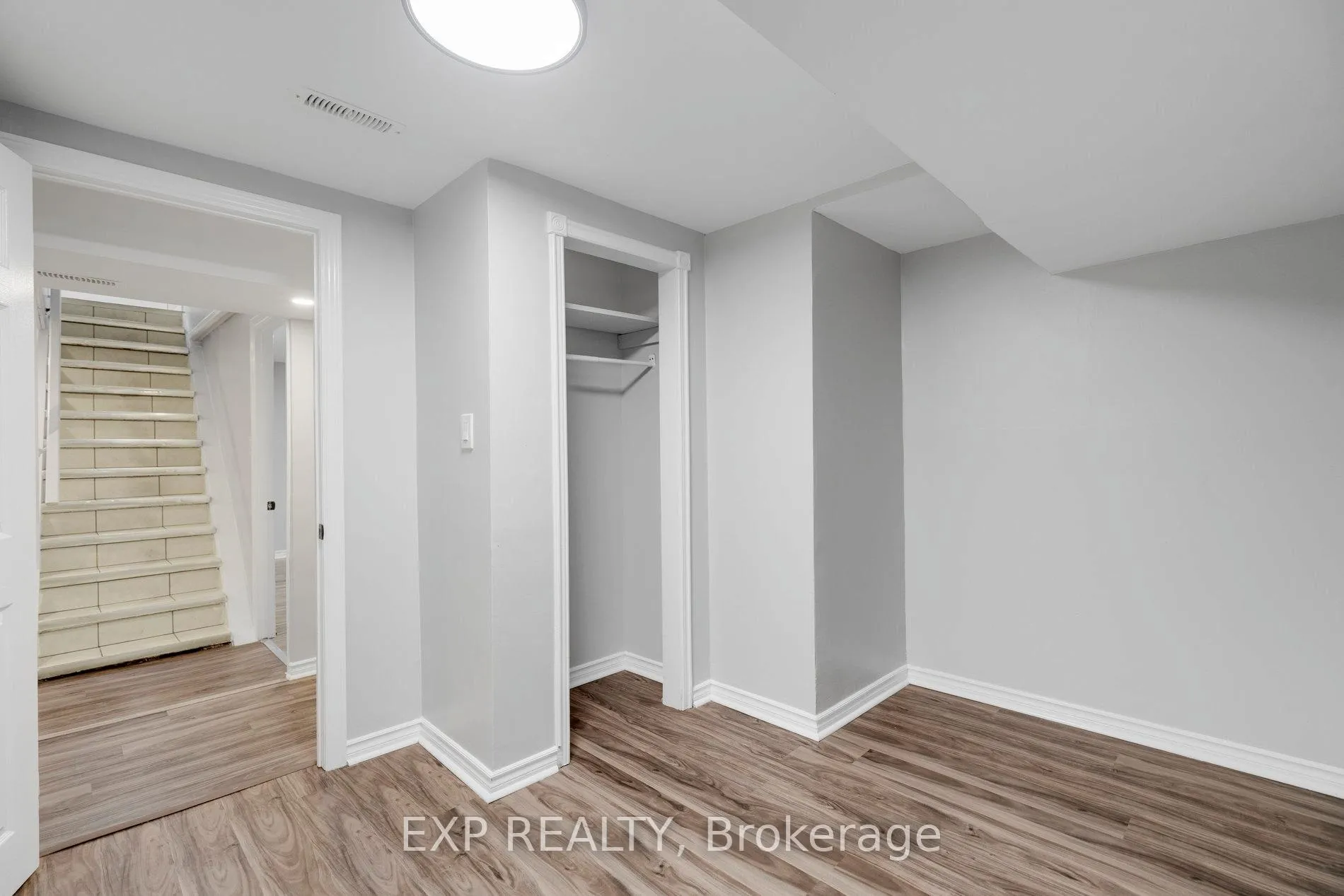 Photo 28 of 20 West 4th Street, Hamilton, Bonnington — HOMEH