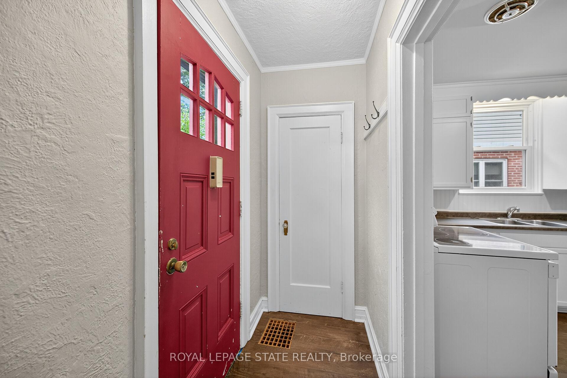 Photo 4 of 76 Wycliffe Avenue, Hamilton, Centremount — HOMEH