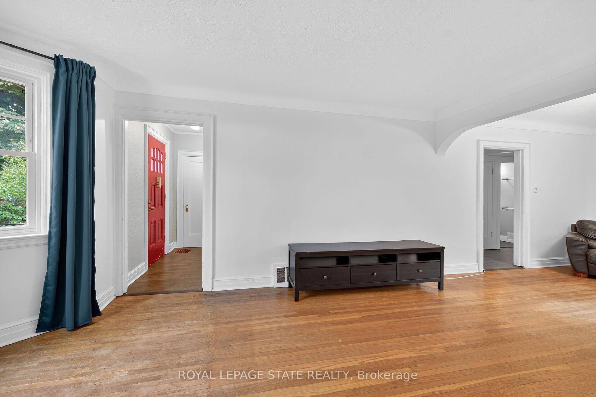 Photo 10 of 76 Wycliffe Avenue, Hamilton, Centremount — HOMEH