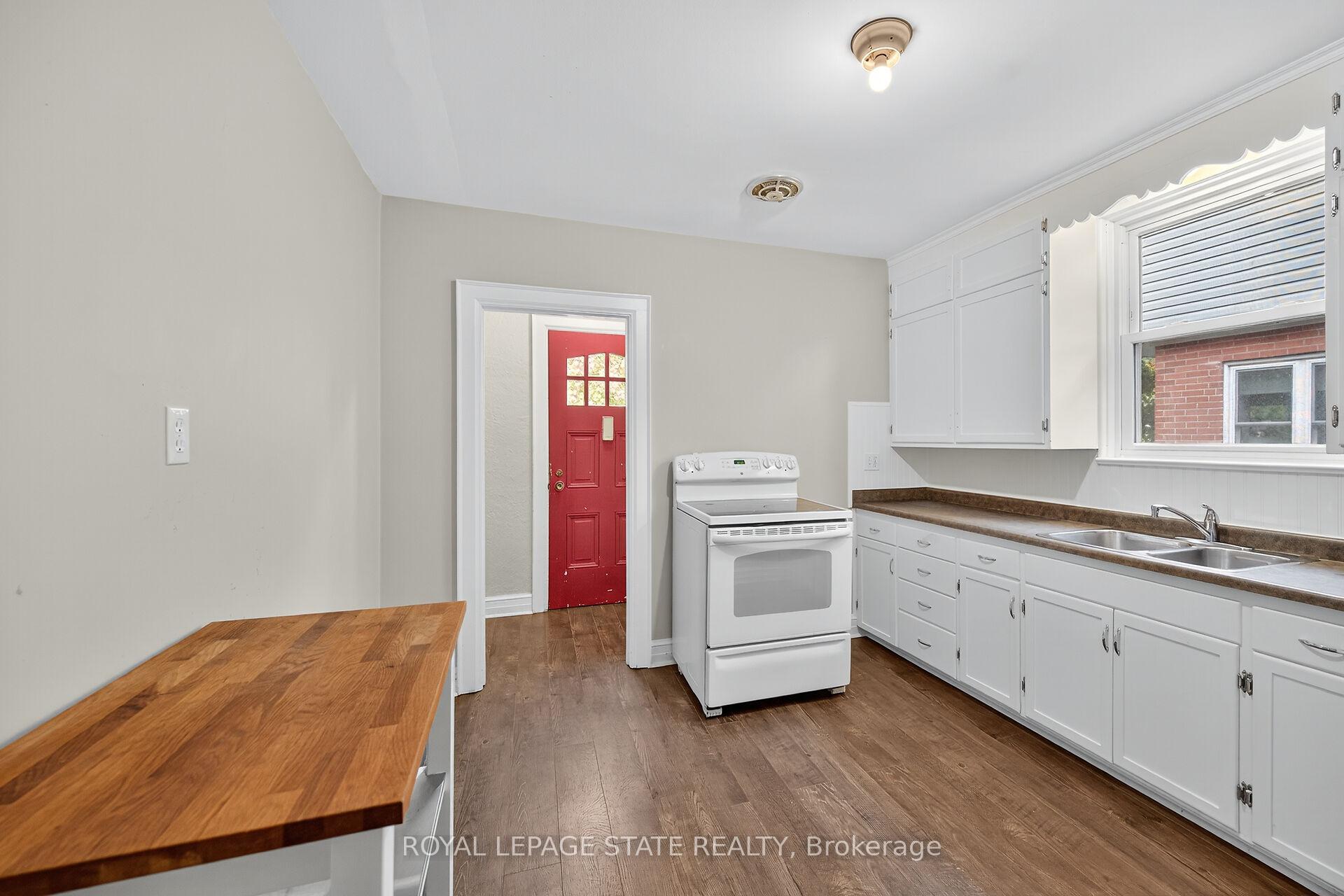 Photo 13 of 76 Wycliffe Avenue, Hamilton, Centremount — HOMEH