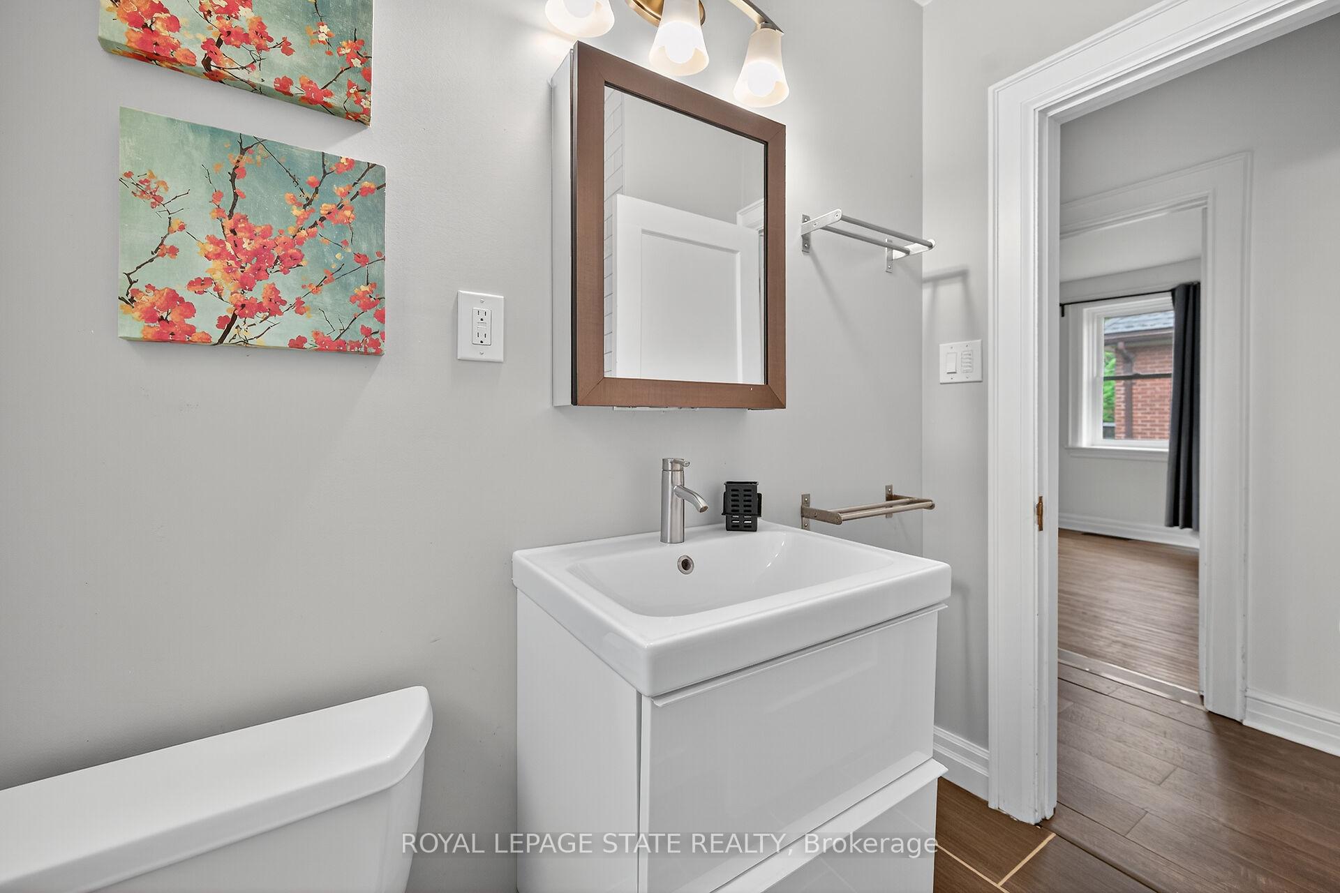 Photo 19 of 76 Wycliffe Avenue, Hamilton, Centremount — HOMEH
